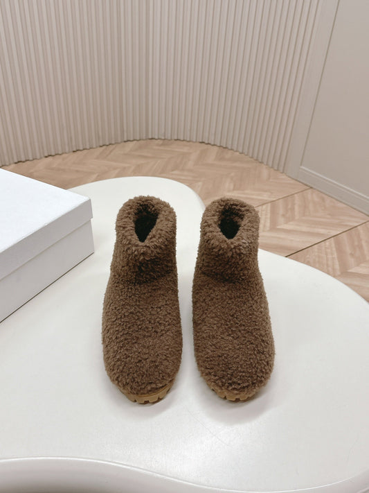 SNOW ANKLE BOOTS IN WOOD BROWN SHEARLING - 35