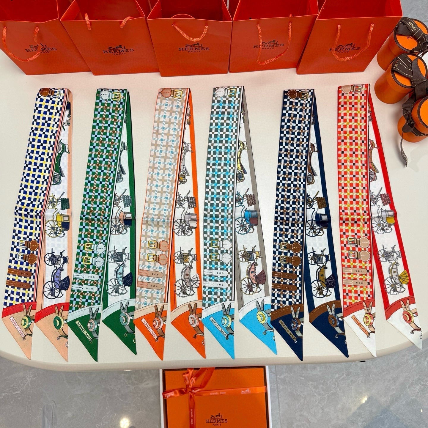 HERMES 25S SCARF 90 IN SILK 854954