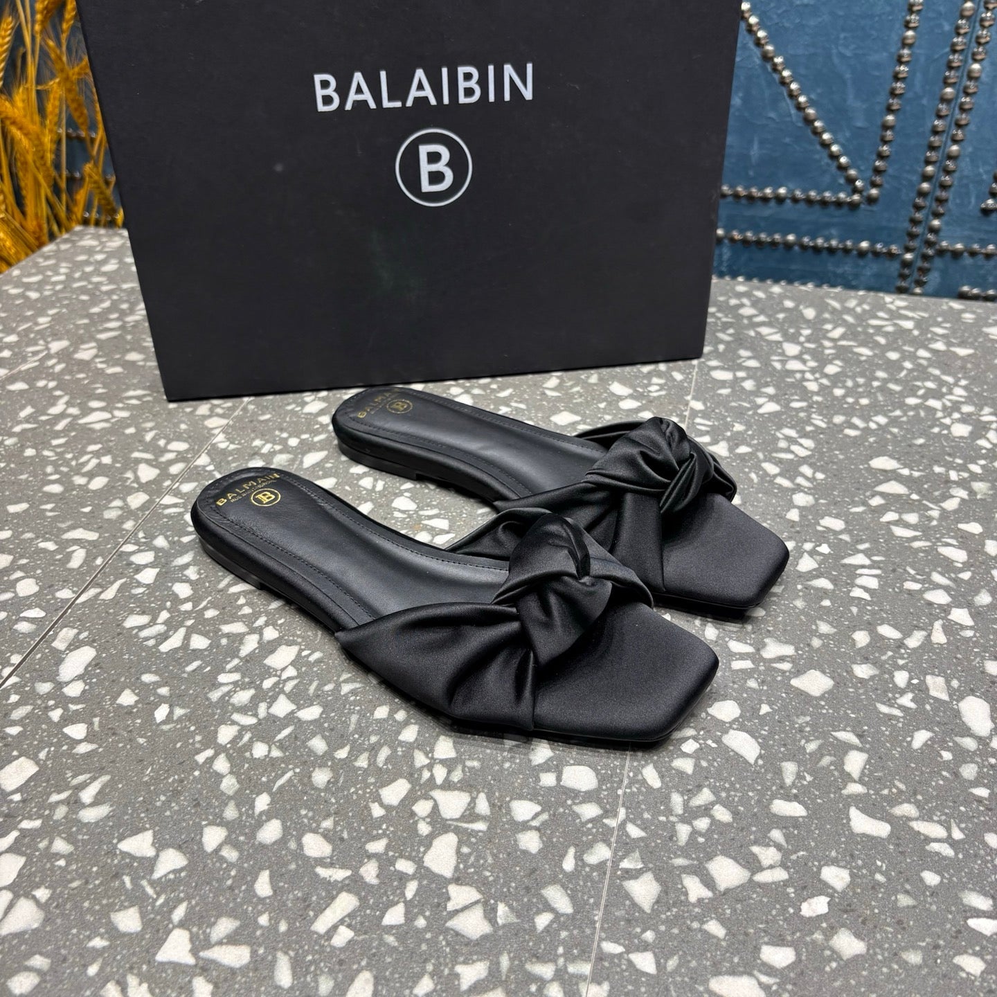 ШЛЬОПАНЦІ BALMAIN 26S З ЧОРНОГО АТЛАСУ