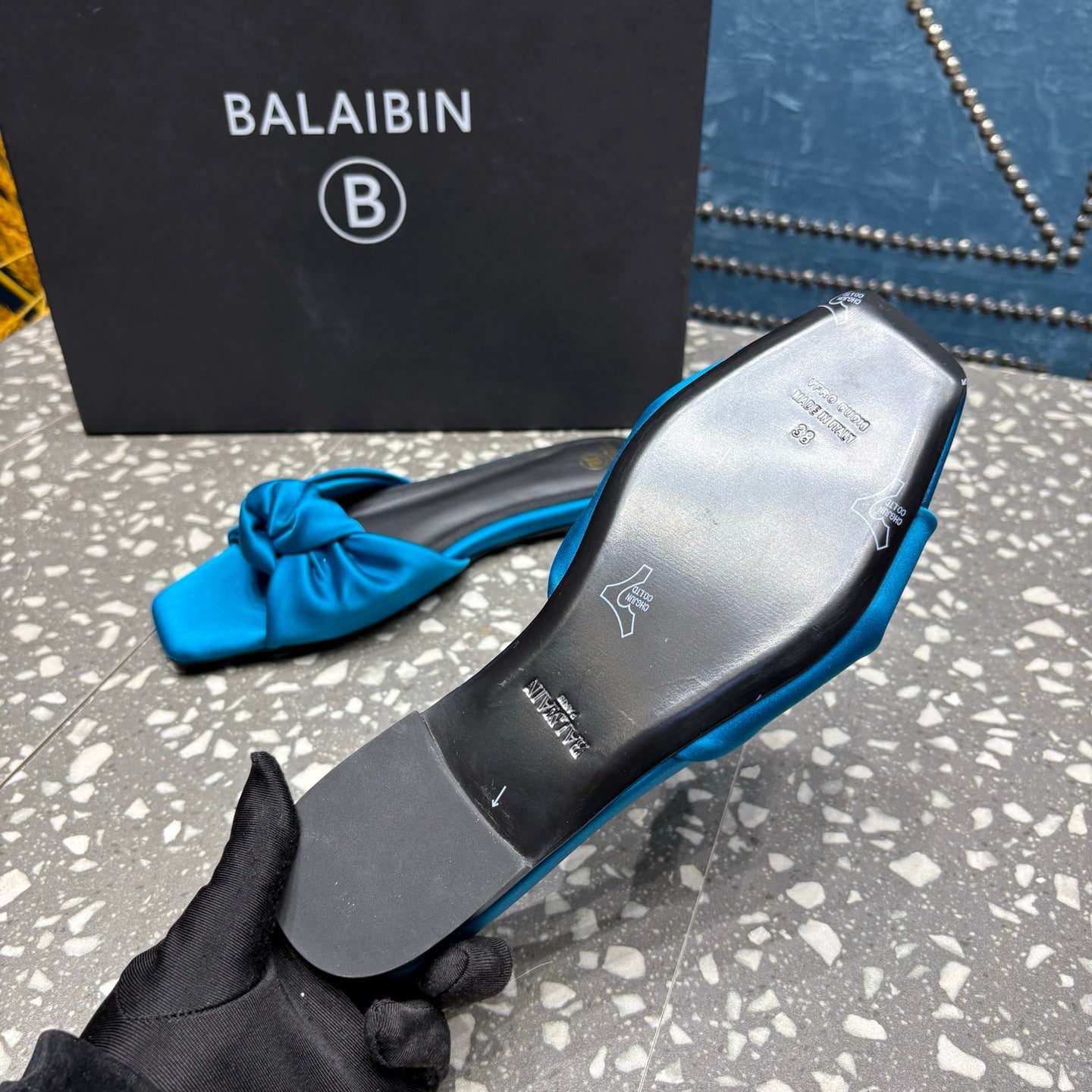 ШЛЬОПАНЦІ BALMAIN 26S З АТЛАСУ КОЛЬОРУ ОКЕАНУ