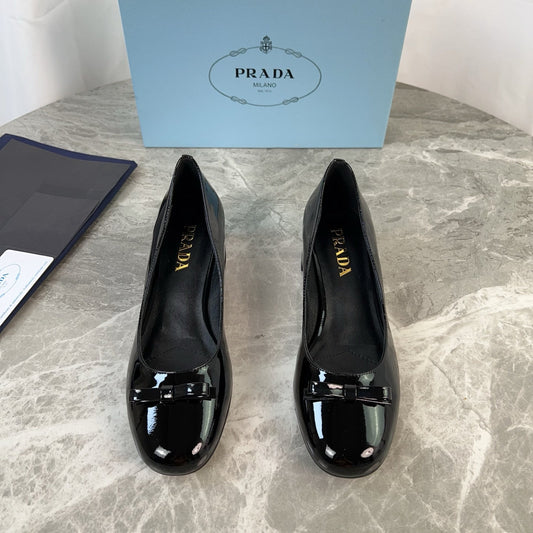 PRADA 25S НИЗЬКИЙ КАБЛУК СЛІПОНИ БАНТ 45 ММ ЧОРНА ГЛЯНЦЕВА ТЕЛЯЧА ШКІРА - 34