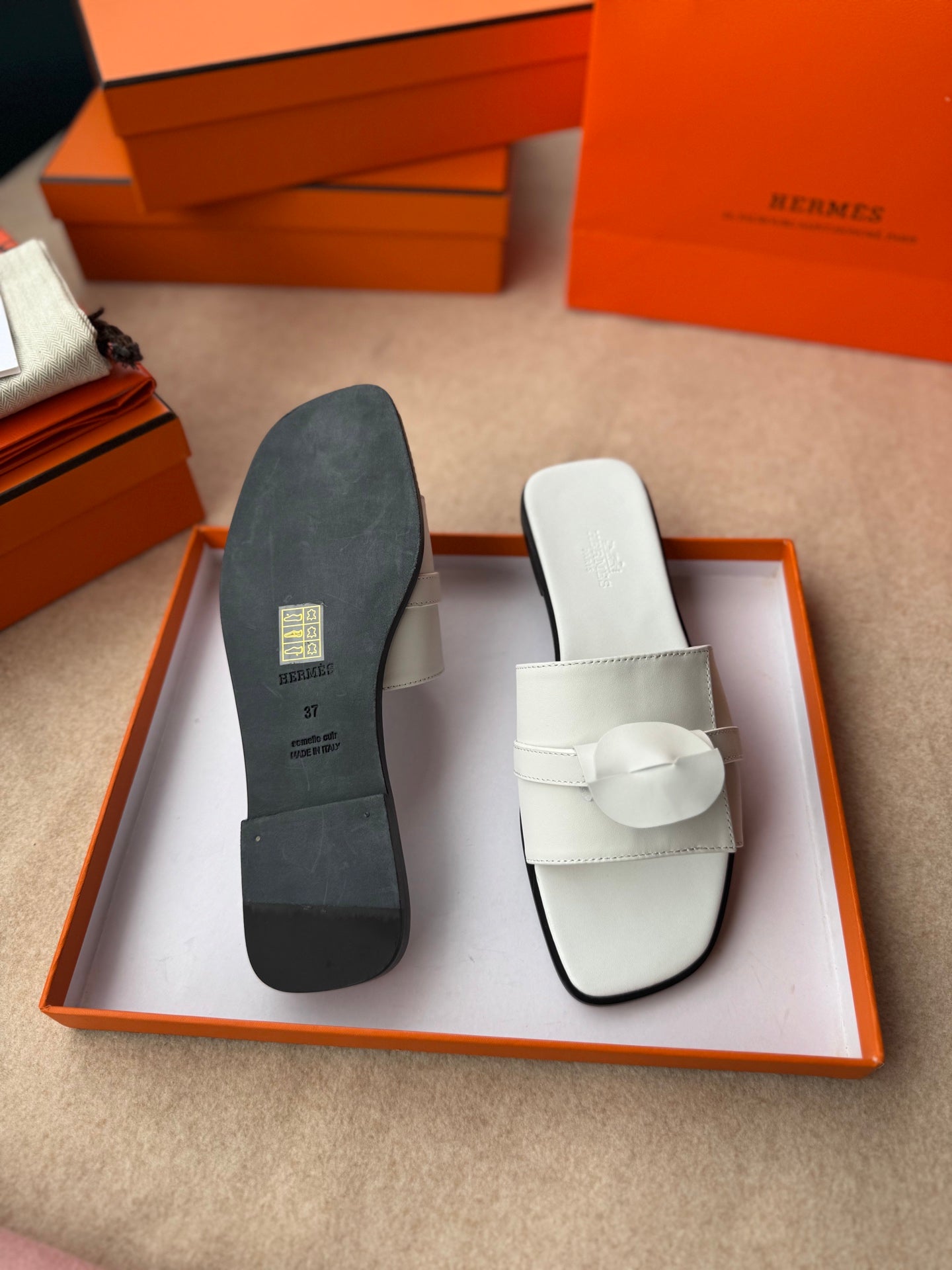 0RAN SANDALS IN WHITE CALFSKIN - 34