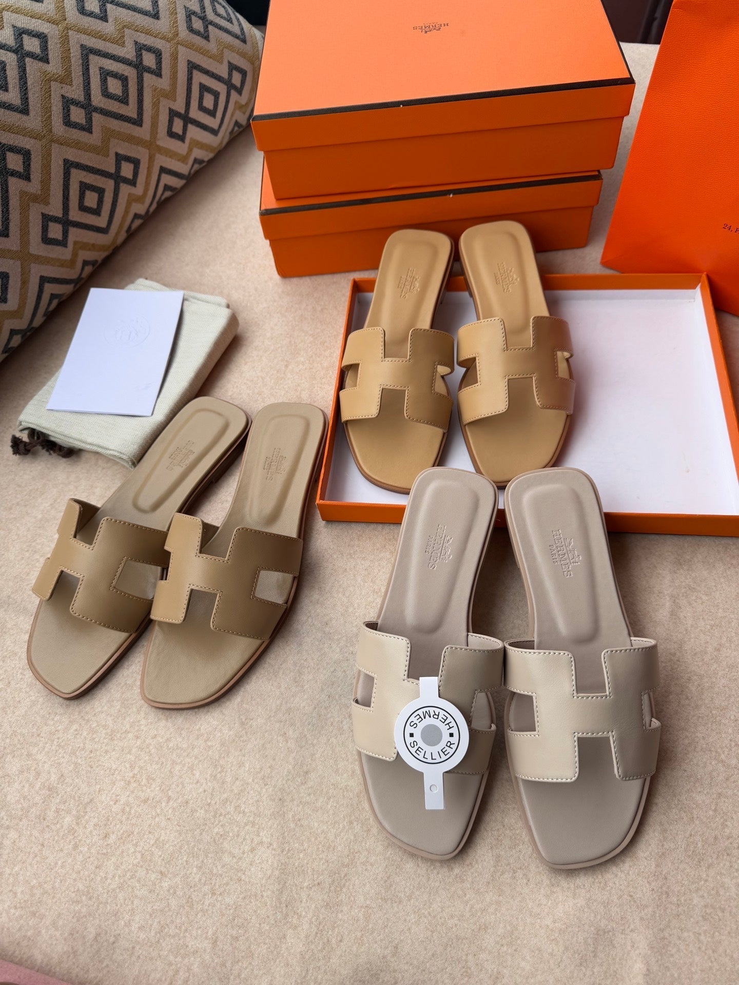 0RAN SANDALS IN KHAKI BROWN CALFSKIN - 34