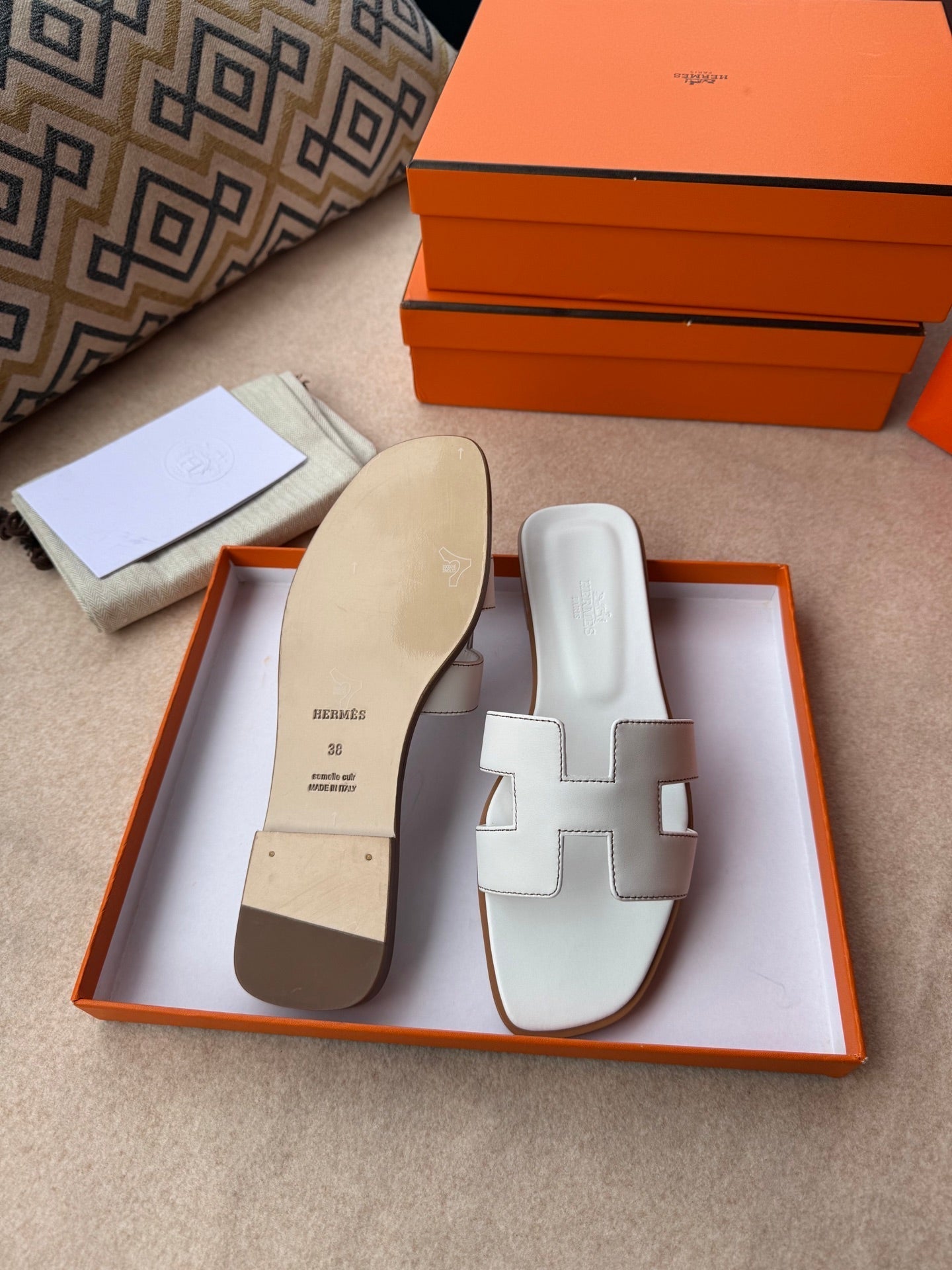 0RAN SANDALS IN WHITE CALFSKIN - 34