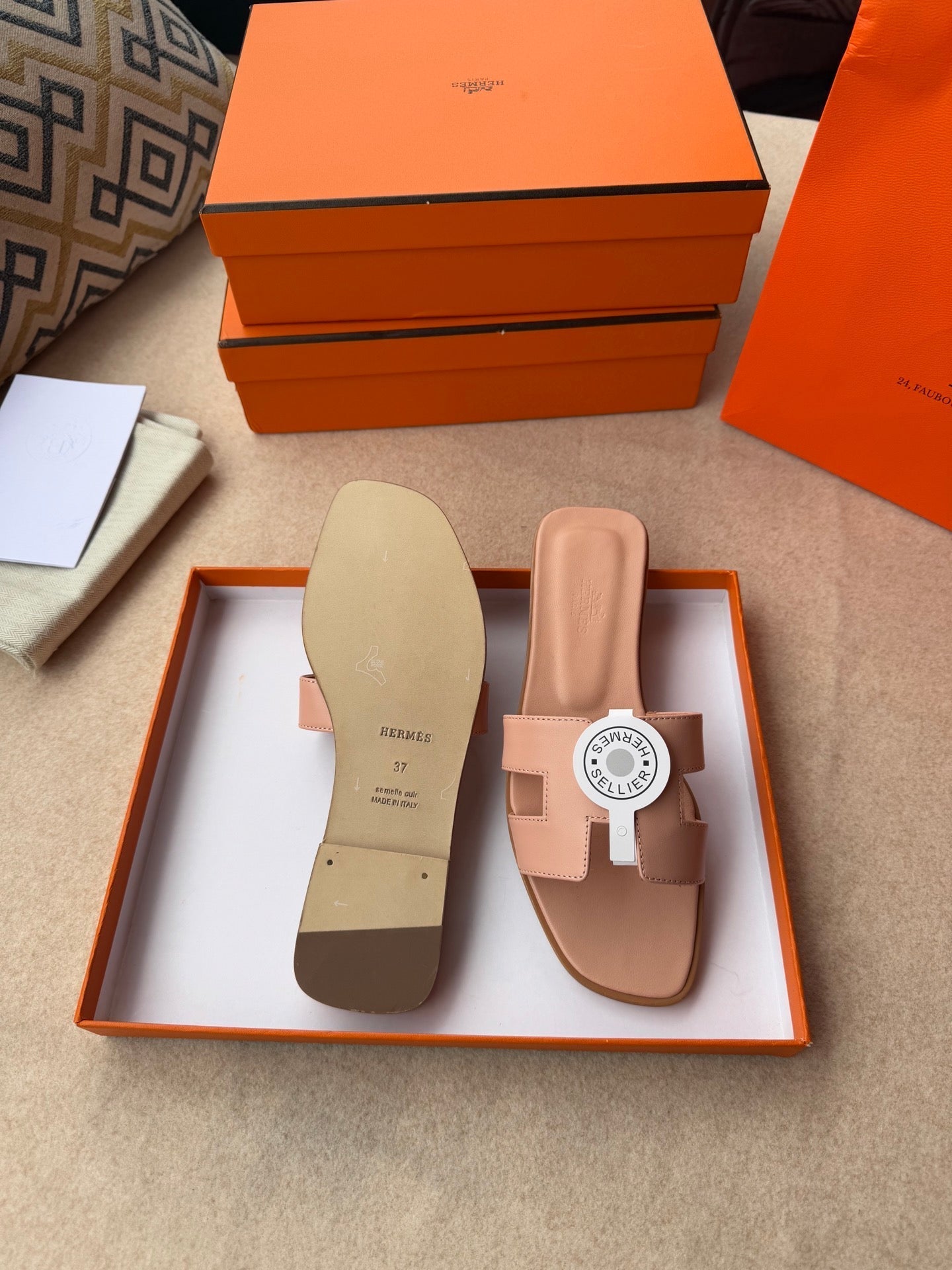0RAN SANDALS IN PEACH PINK CALFSKIN - 34