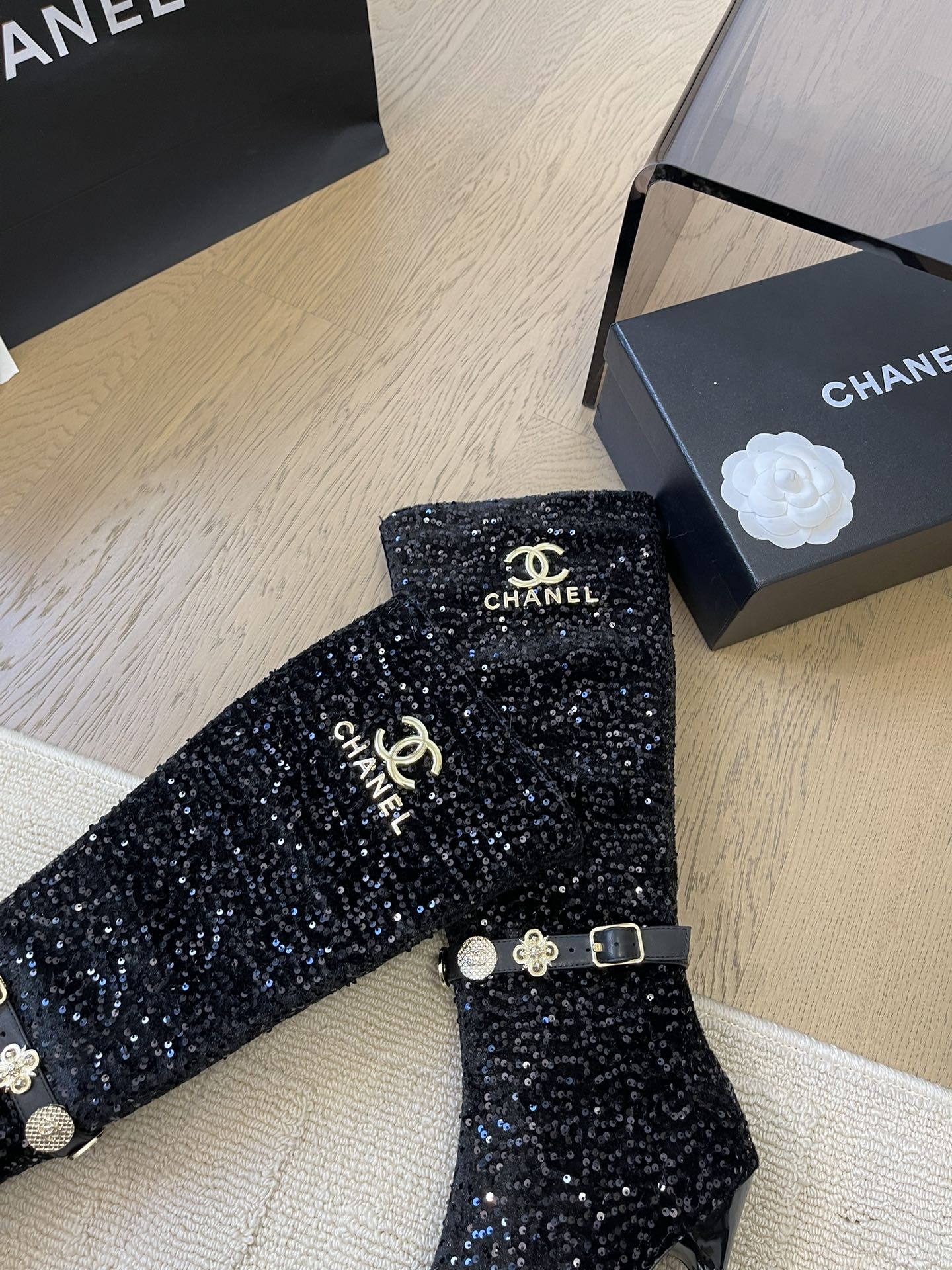 KNEE HIGH BOOTS IN BLACK CALFSKIN AND SEQUINS - 35