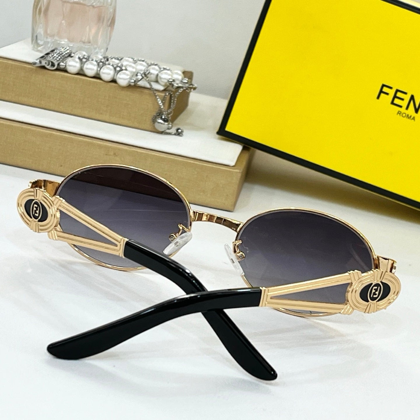 FIRST CRYSTAL CHUNKY OVAL FRAME SUNGLASSES SL7040 IN METAL - Gradient blue