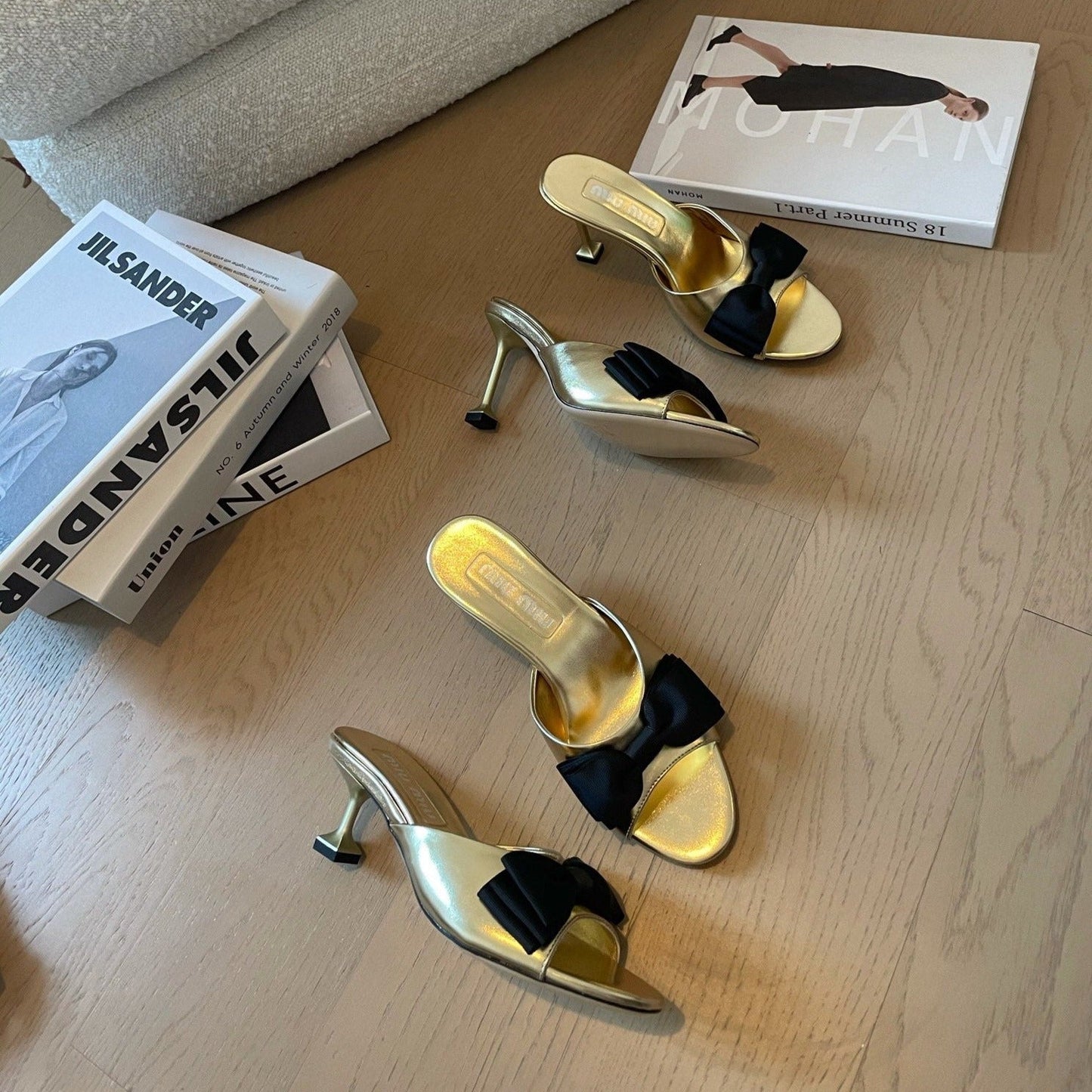 Metallic Gold High - Heels With Black Bow Calfskin - 35