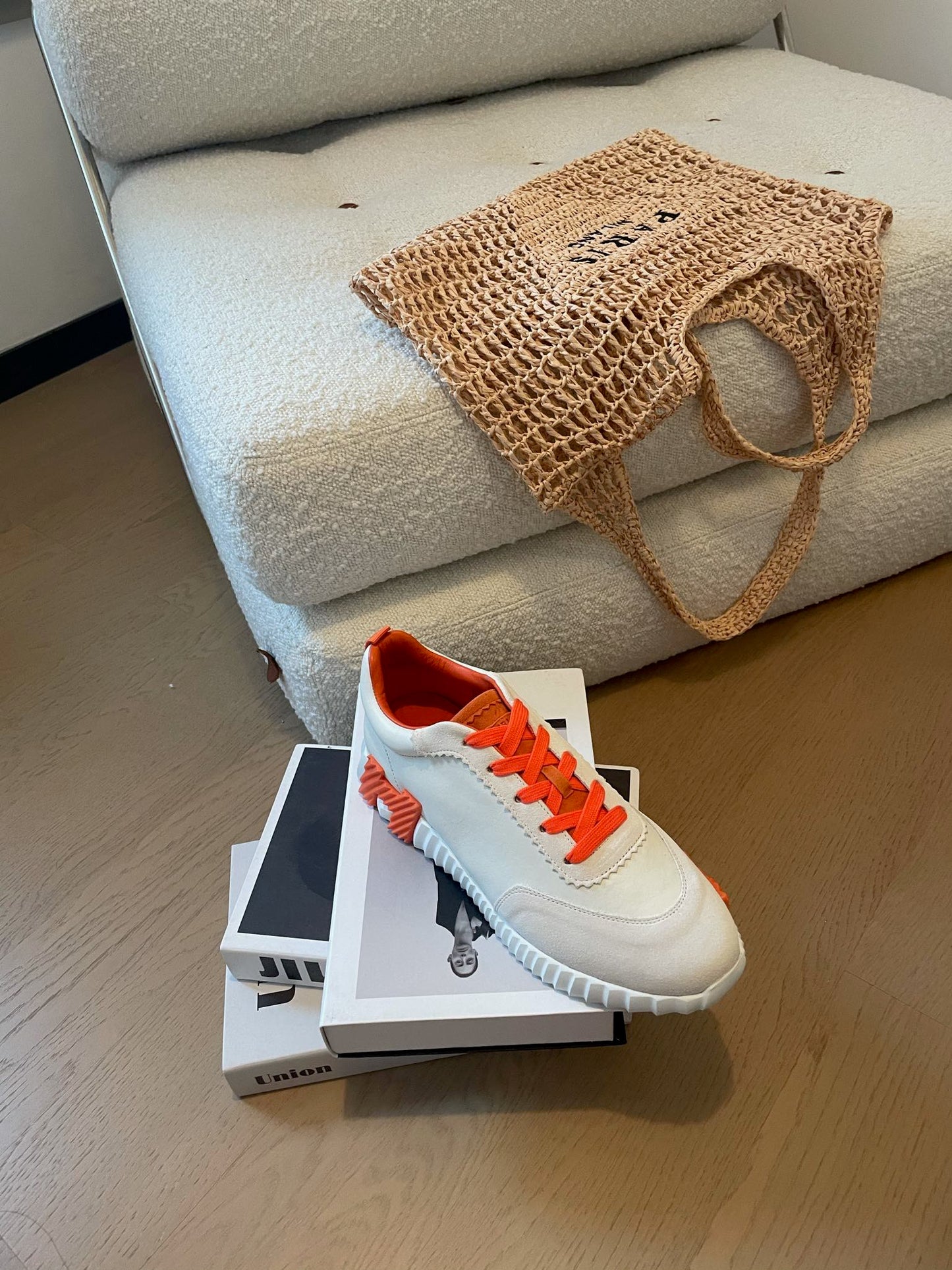 BOUNCING SNEAKERS WHITE CALFSKIN WITH ORANGE LACES - 35