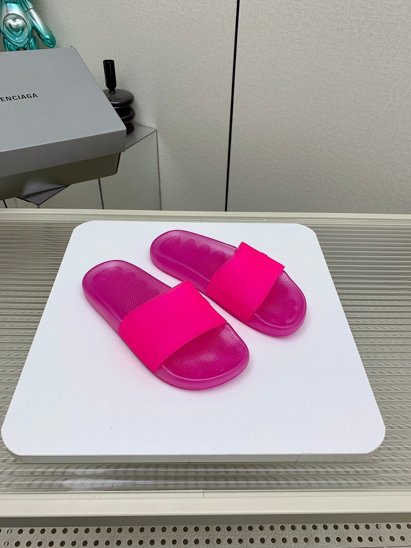 POOL SLIDE SANDAL IN JELLY PINK RUBBER - 36
