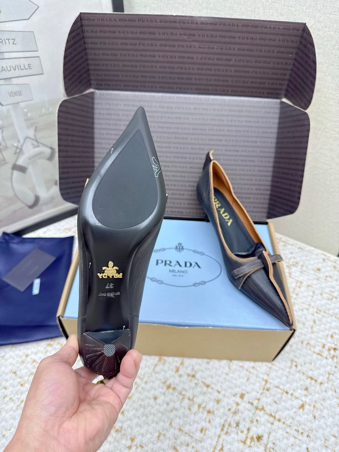 Туфлі PRADA 26S з зістареної шкіри висотою 55 мм з чорної телячої шкіри