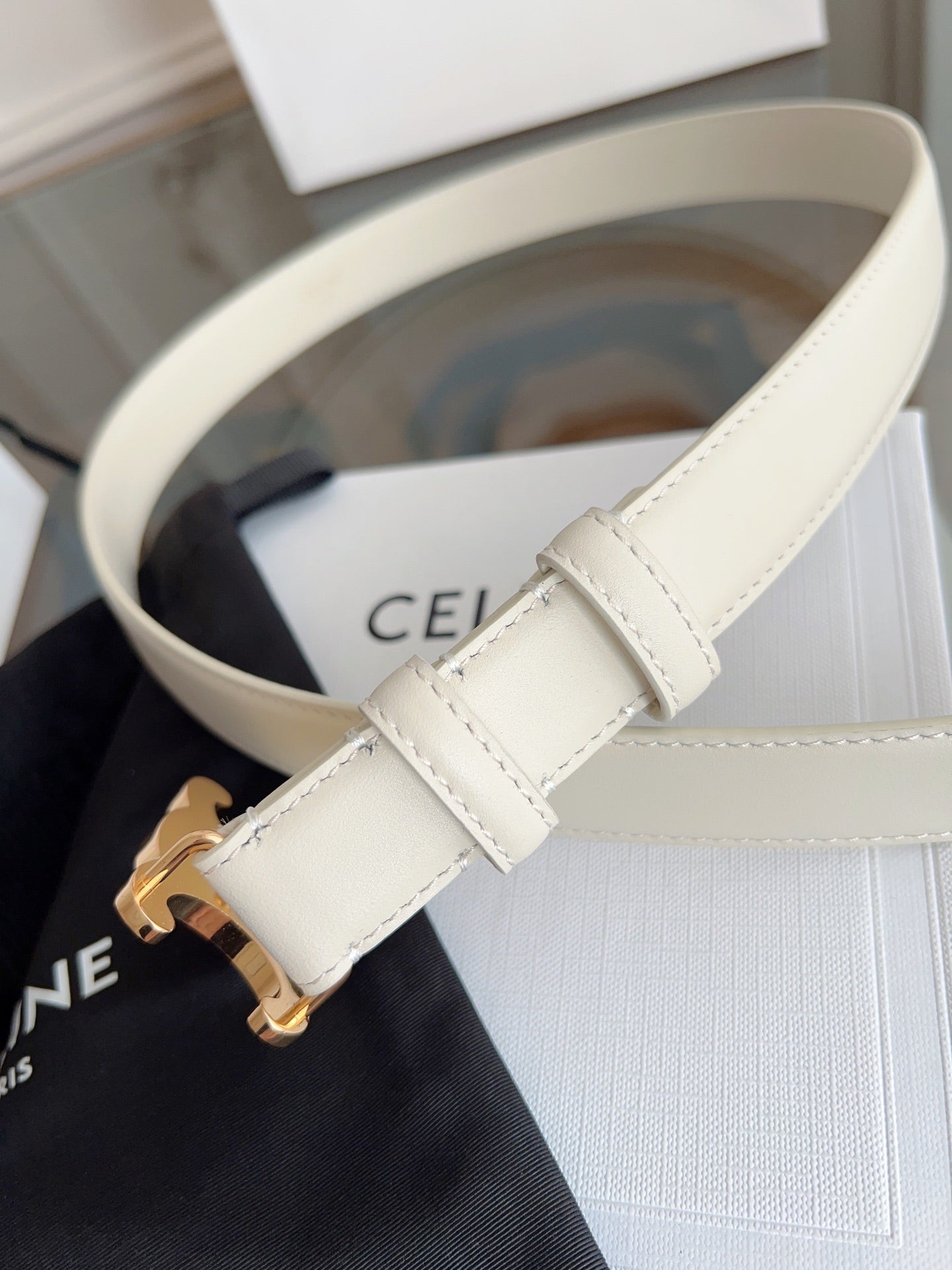 TRIOMPHE BELT 24MM IN WHITE CALFSKIN WITH GOLD BUCKLE - 30