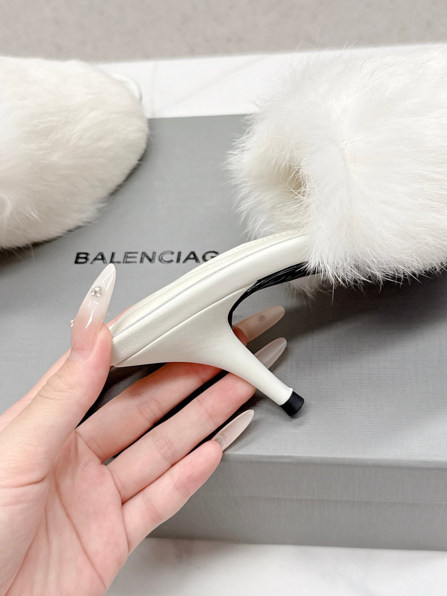 BALENCIAGA 25S HIGH HEEL SANDALS 65 MM IN WHITE LAMBSKIN AND FUR - 35