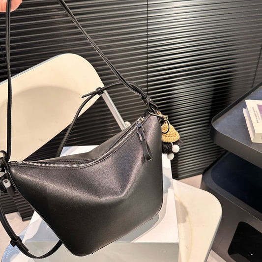 СУМКА LOEWE LUNA HOBO 17 З ЧОРНОЇ ТЕЛЯЧОЇ ШКІРИ