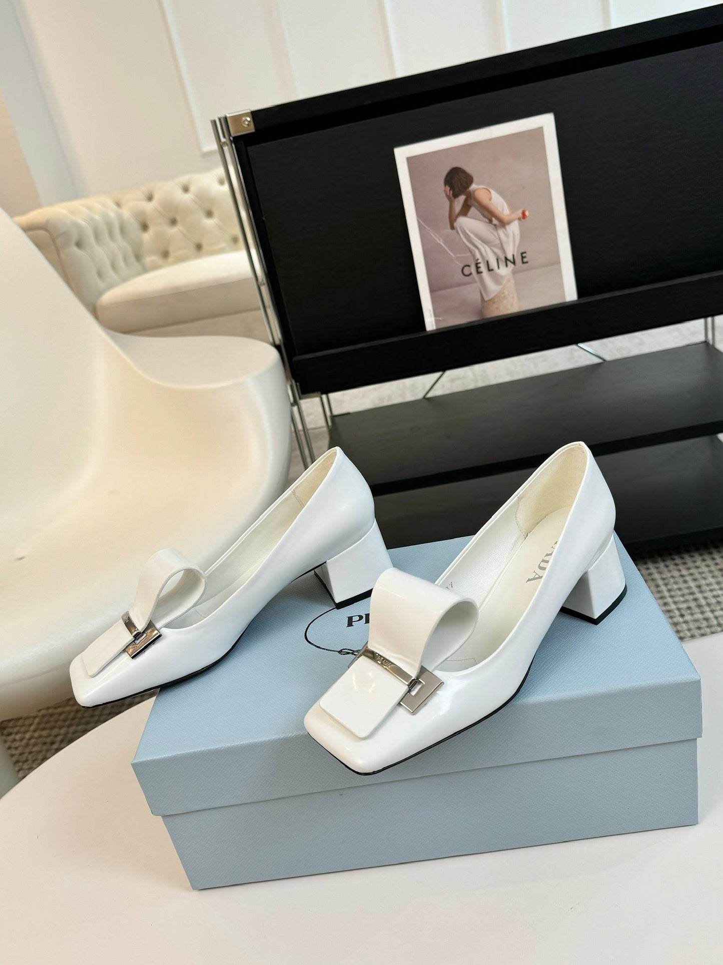 SQUARE TOE PUMPS IN WHITE GLOSSY CALFSKIN ATTACHED BOW - 35