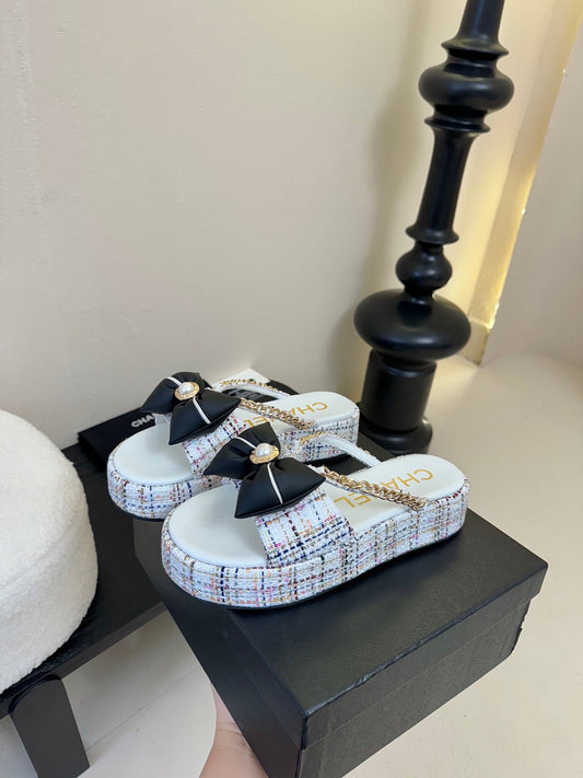 ШЛЬОПАНЦІ НА ПЛАТФОРМІ З БІЛОГО ТУІДУ - 35