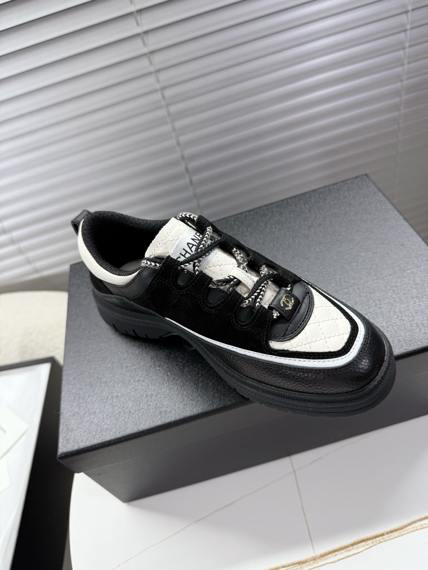 CHANEL 25S SNEAKERS 35MM IN BLACK AND WHITE CALFSKIN - 35