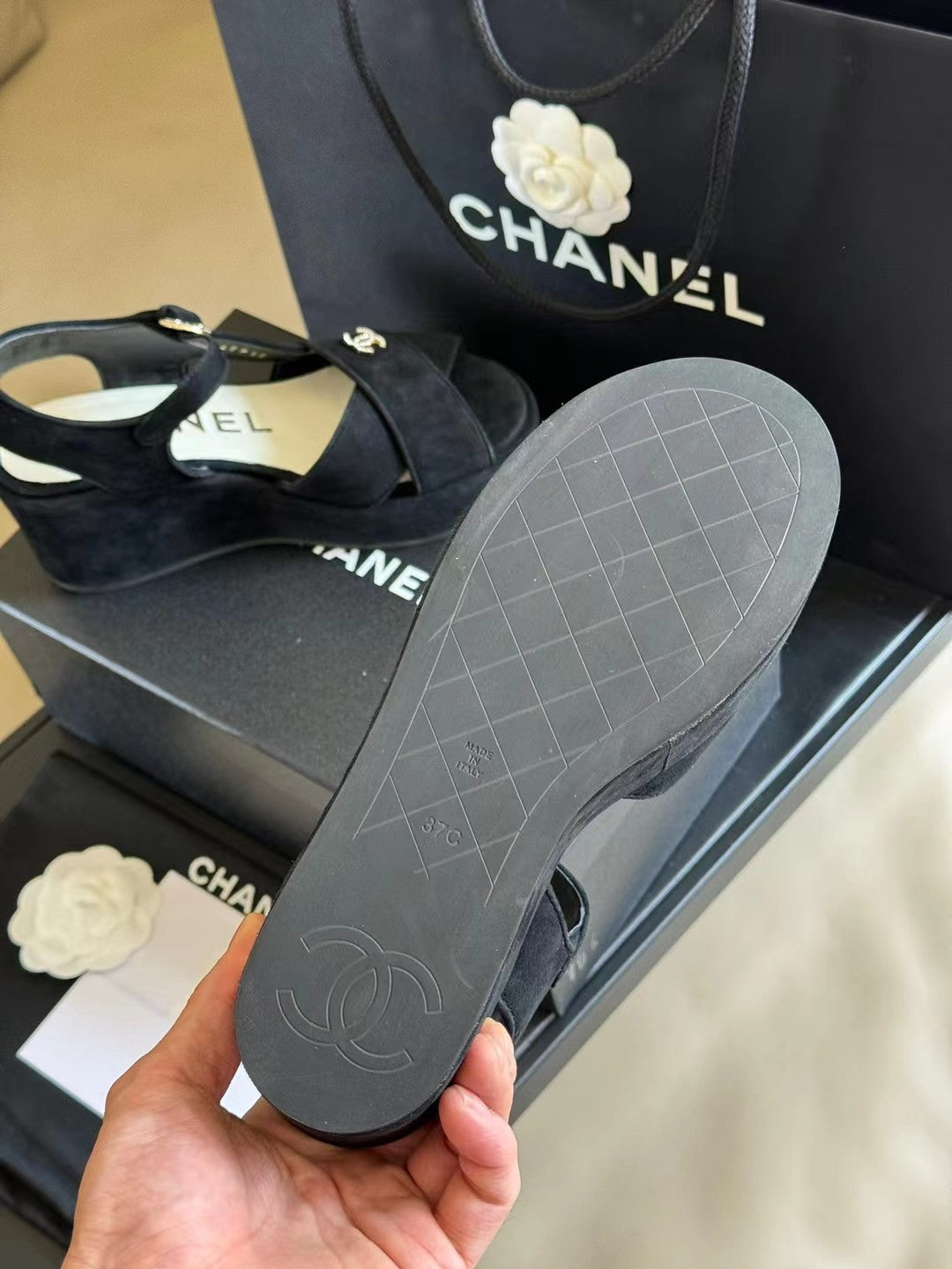 CC CLASSIC WEDGE SANDALS IN BLACK LAMBSKIN SUEDE - 35