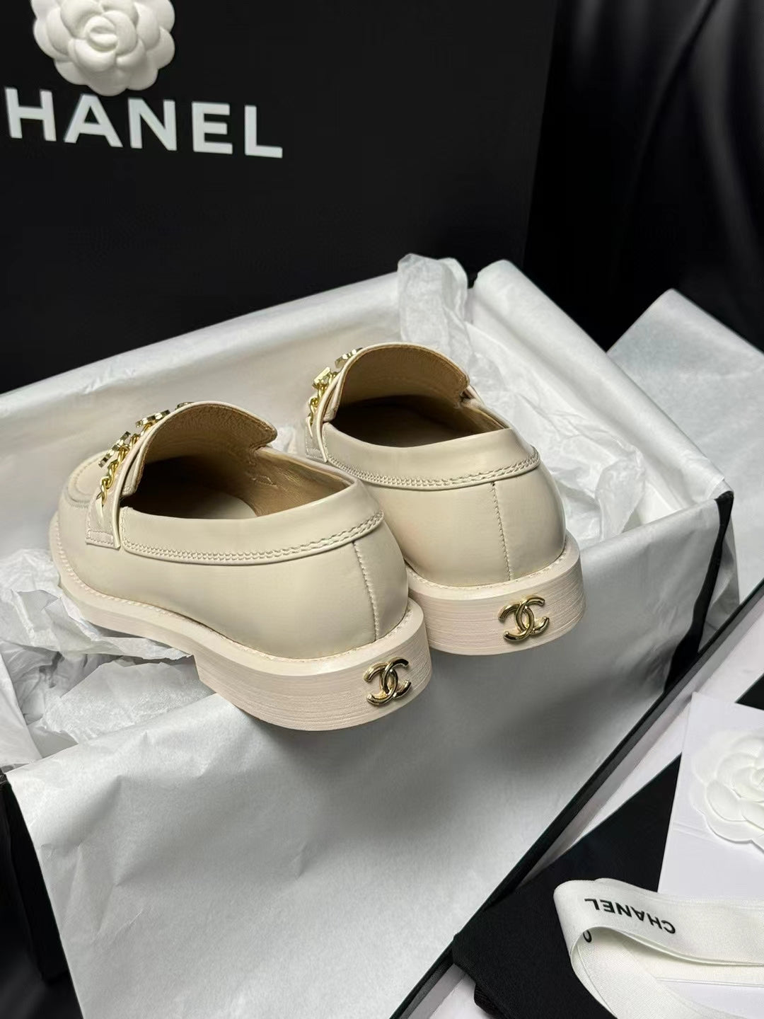 CC LOAFERS WHITE QUILTED CALFSKIN - 35