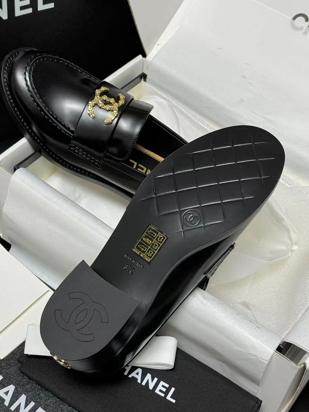 CC LOAFER BLACK CALFSKIN WITH META LOGO - 35