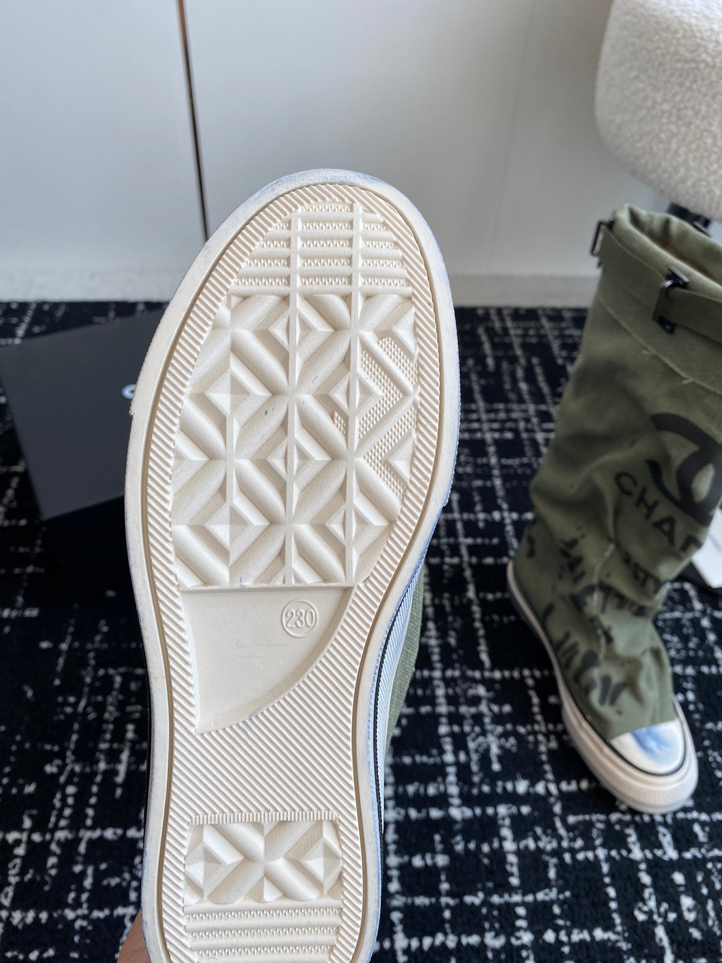 HIGH BOOTS IN ARMY GREEN CANVAS - 35