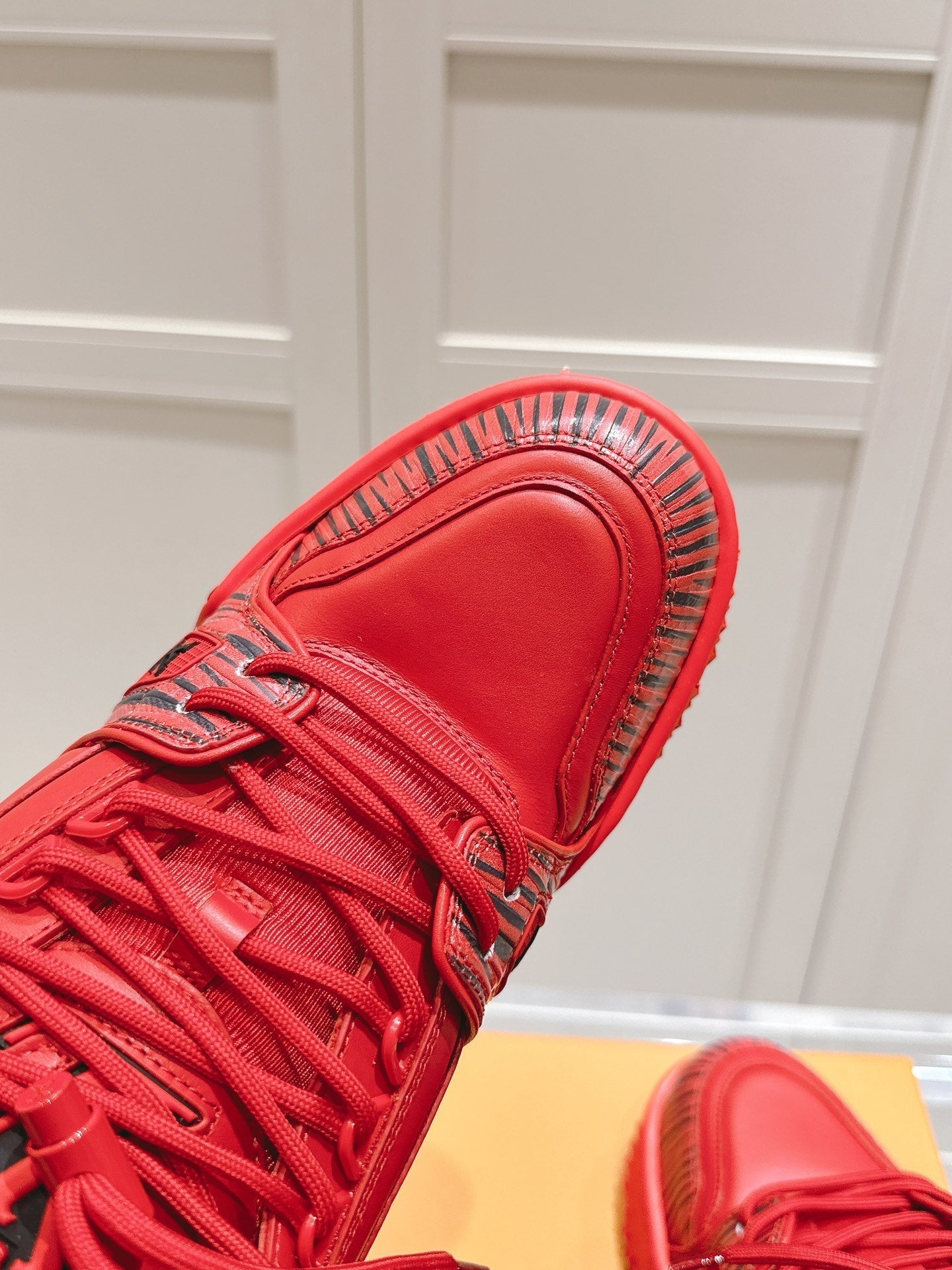 LV TRAINER MAXI LV X PARK SEO-BO IN RUBY RED CALFSKIN - 35