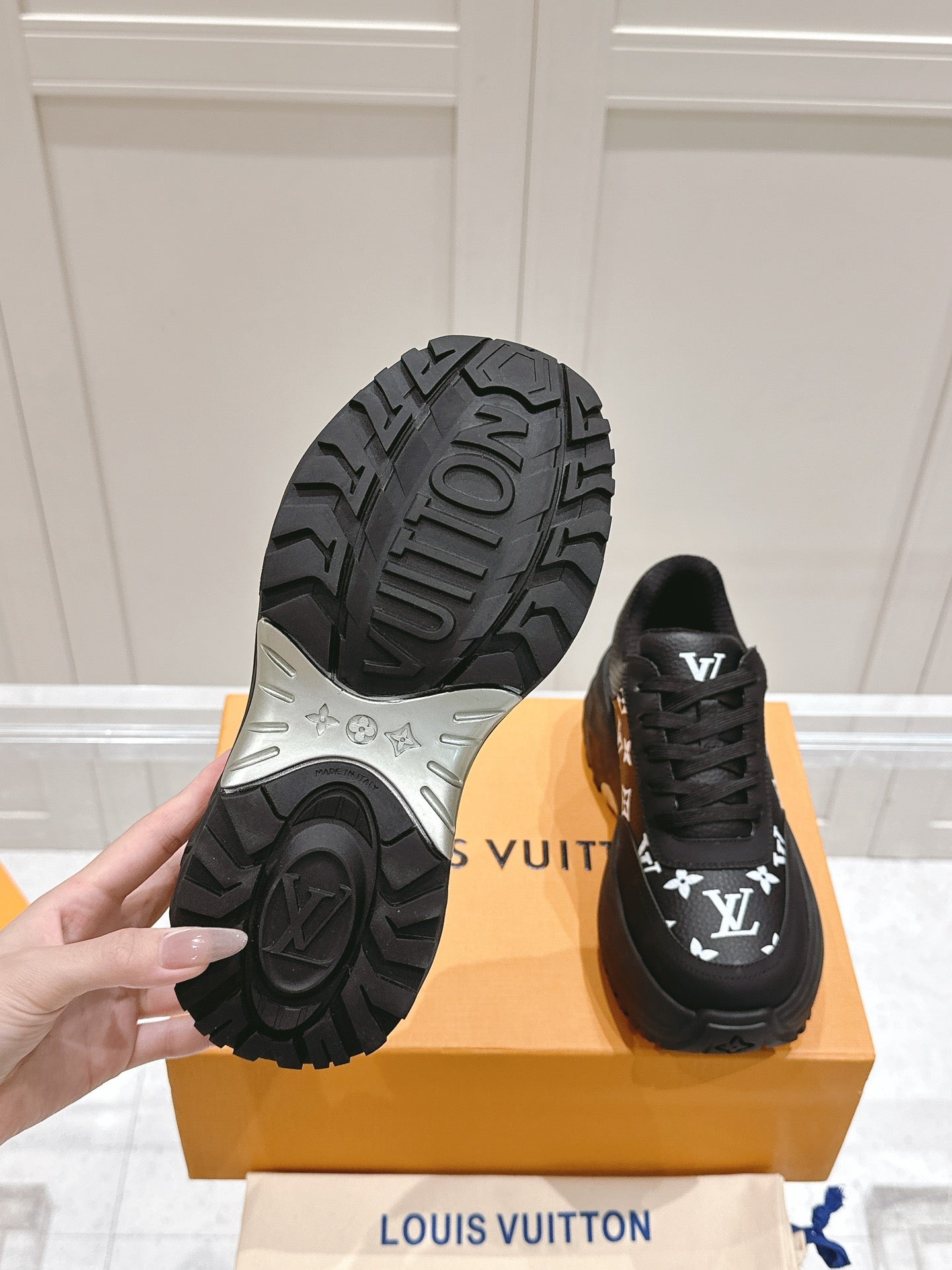 RUN AWAY SNEAKER IN BLACK MIX WHITE CALFSKIN - 35