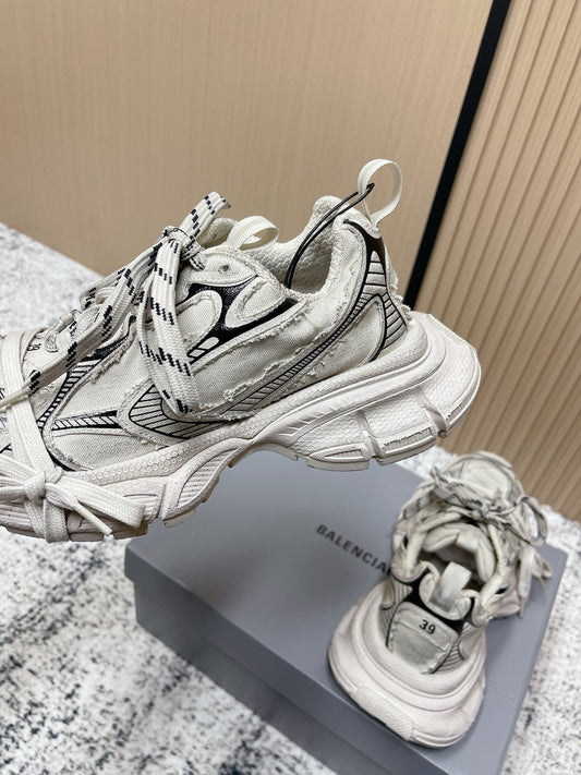 BALENCIAGA 25S 3XL SNEAKERS IN LIGHT TAUPE MIX BLACK PU LEATHER - 36
