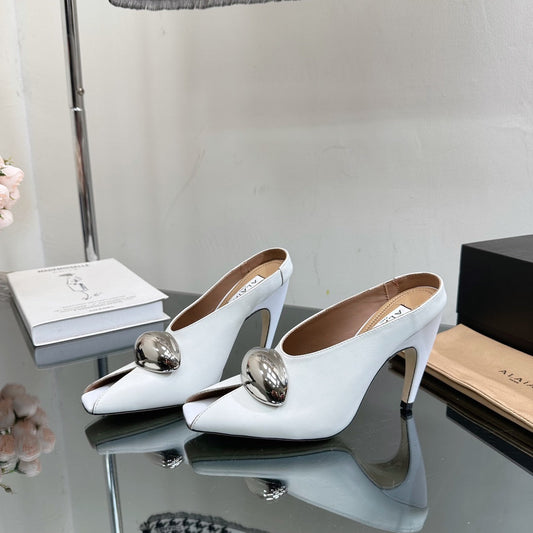 ALAIA AZZEDINE HIGH HEELS IN WHITE CALFSKIN WITH GOLD HARDWARE - 35