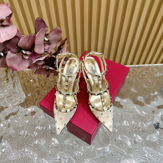 БОСОНІЖКИ ROCKSTUD З ДЗЕРКАЛЬНИМ ЕФЕКТОМ ЗІ СПІВПАДАЮЧИМИ РЕМІНЦЯМИ ТА ЗАКЛЕПКАМИ 95 ММ ЗОЛОТА ТЕЛЯЧА ШКІРА ТА СІТКА - 35