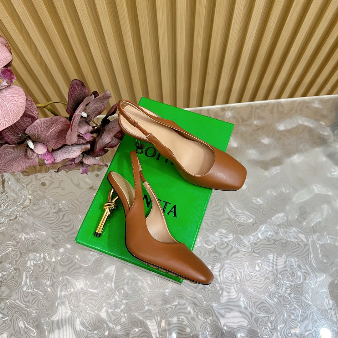 KNOT PUMP 9 CM IN BRONZE BROWN CALFSKIN WITH GOLD FINISHED METAL HEEL - 35