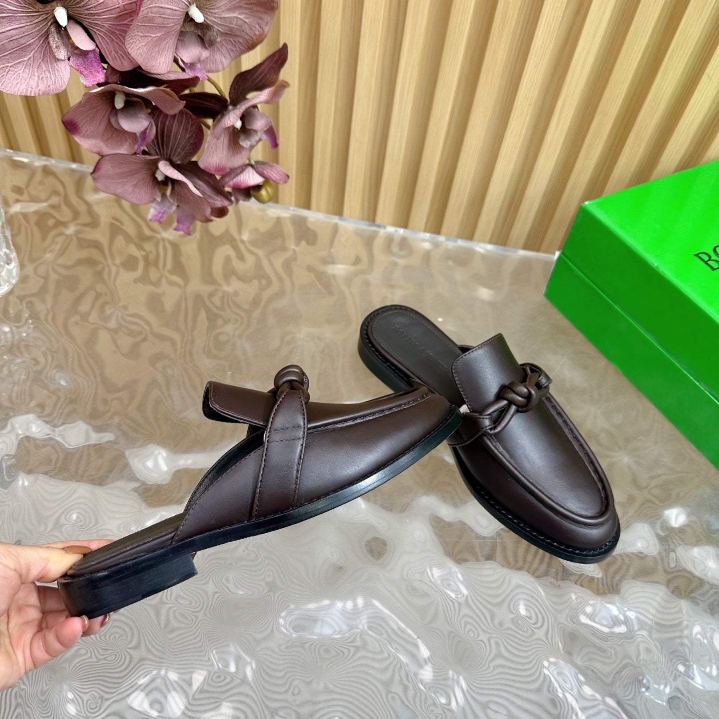OPEN-BACK LOAFER REALISED IN CHESTNUT BROWN SOLF CALFSKIN - 35