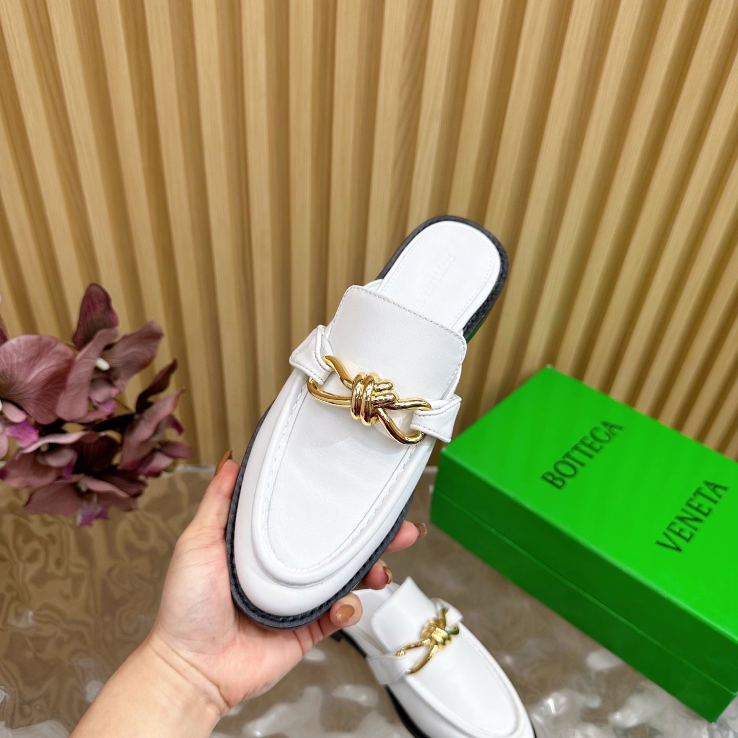 OPEN-BACK LOAFER REALISED IN WHITE SOFT CALFSKIN WITH SIGNATURE METALLIC KNOT DETAIL - 35