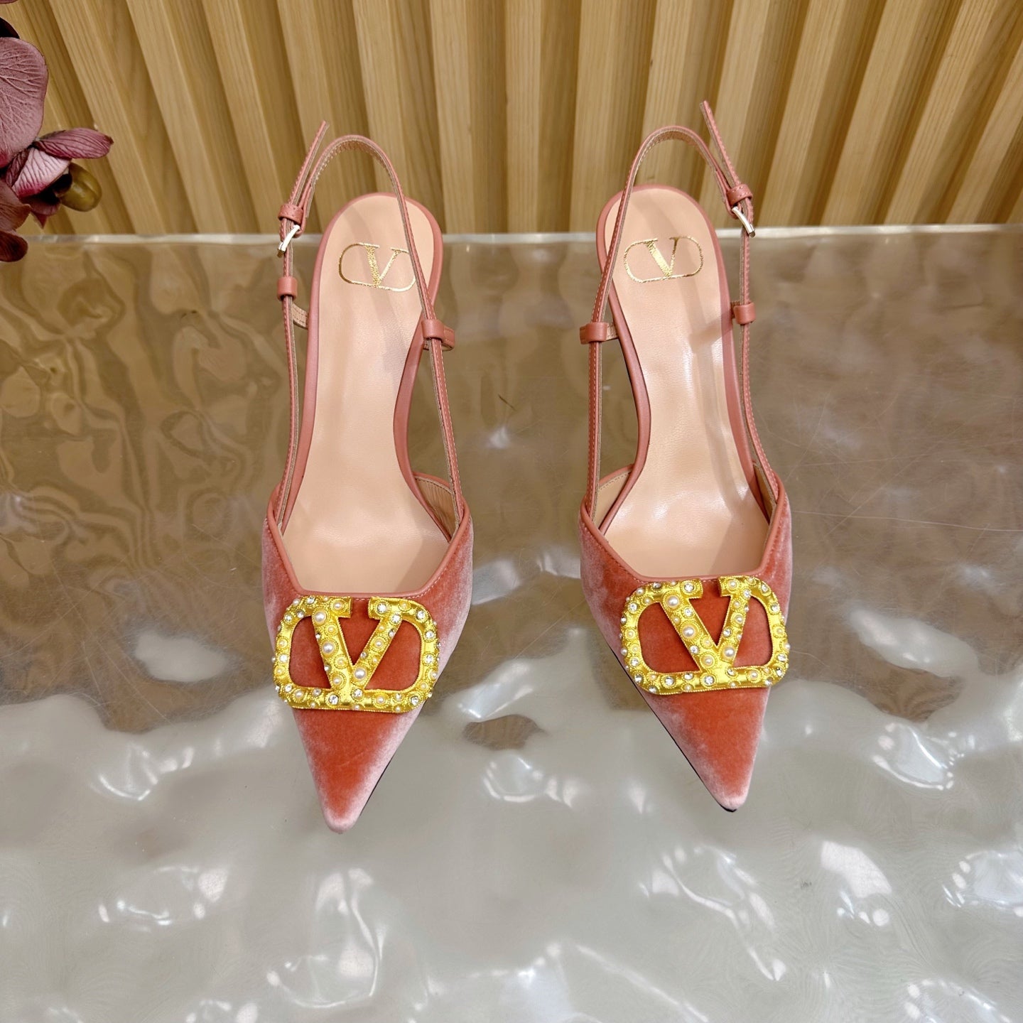 VALENTINO 25S HIGH-HEEL SLINGBACKS IN ORANGE VELVET WITH GOLD HARDWARE - 35 / 4 cm