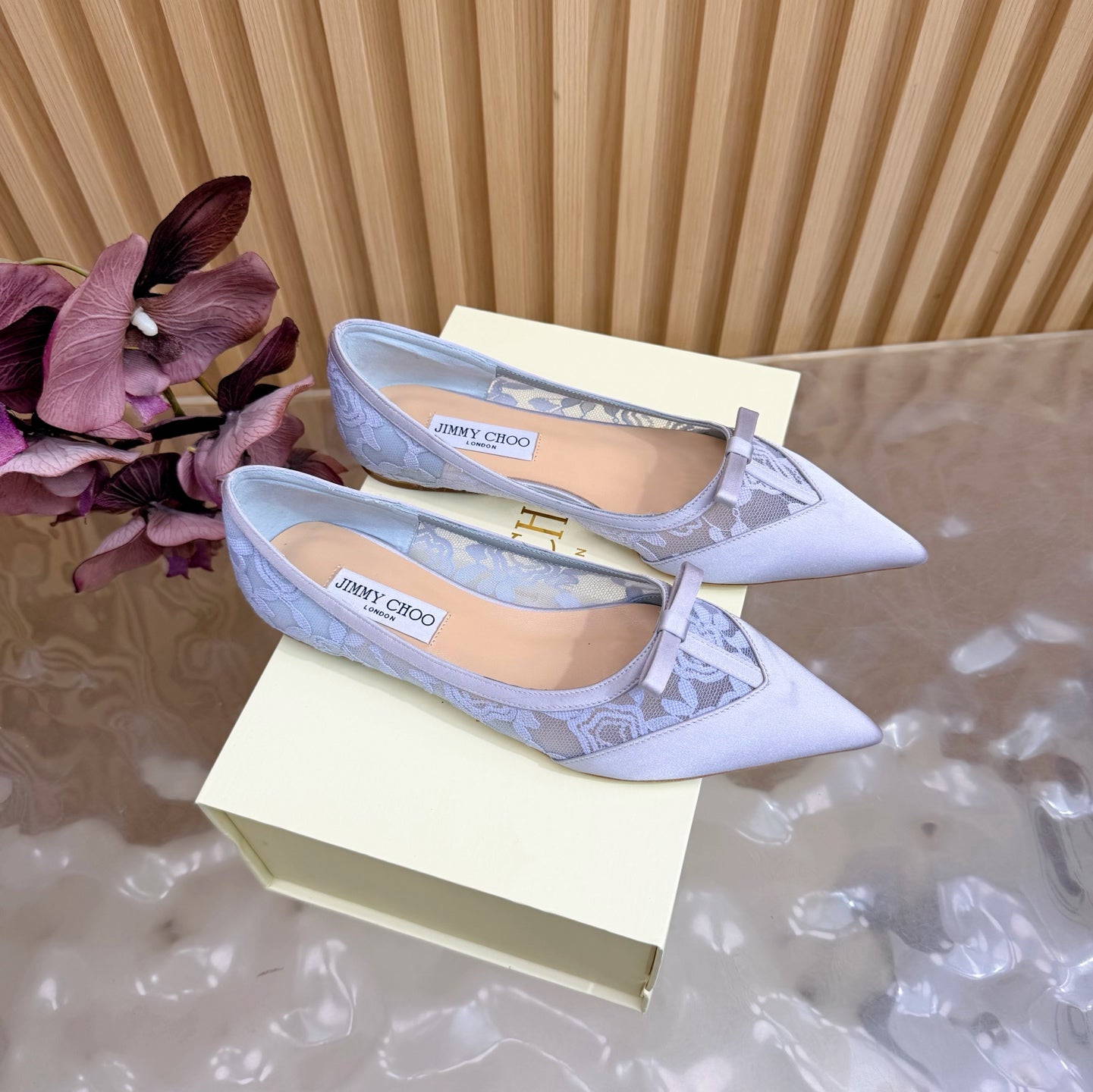 ЖІНОЧІ БАЛЕТКИ JIMMY CHOO 26S З ПАСТЕЛЬНО-БЛАКИТНОГО МЕРЕЖИВА ТА АТЛАСУ