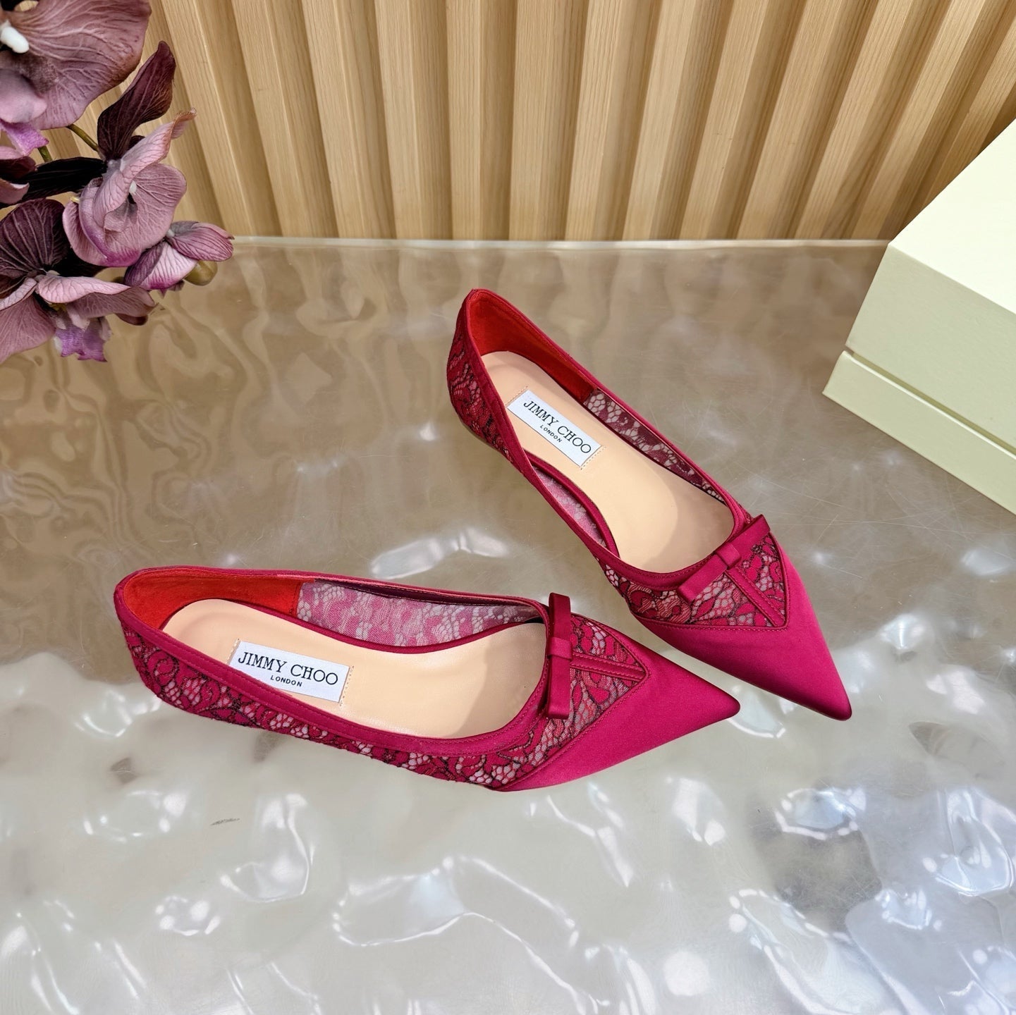 ЖІНОЧІ БАЛЕТКИ JIMMY CHOO 26S З ЧЕРВОНОГО МЕРЕЖИВА ТА АТЛАСУ