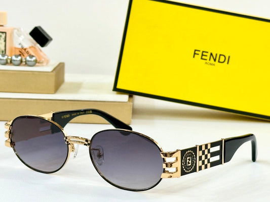 FIRST CRYSTAL CHUNKY OVAL FRAME SUNGLASSES 7078 IN METAL - Mirrored silver