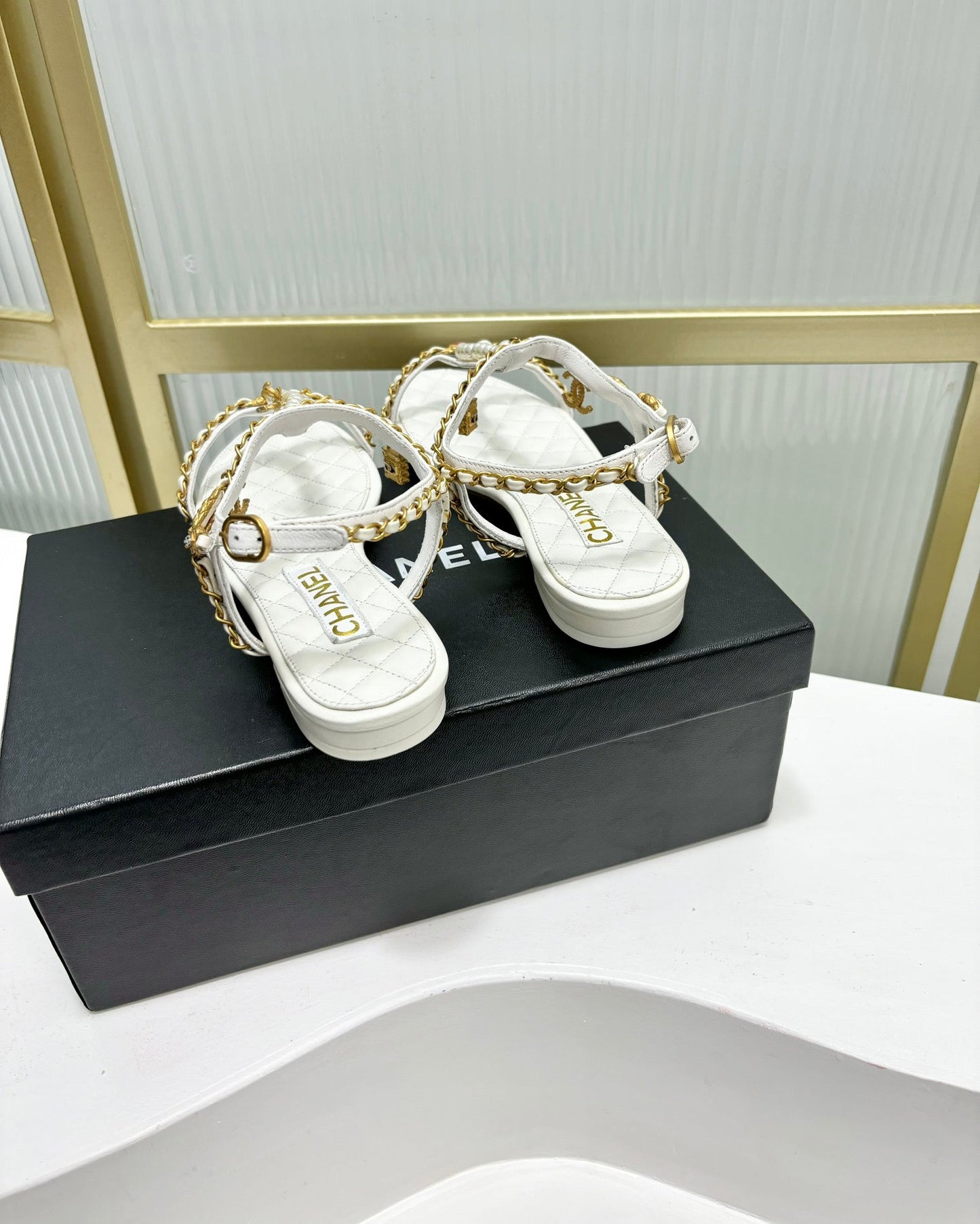 SANDALS PEARL CHAIN IN WHITE COWHIDE - 35