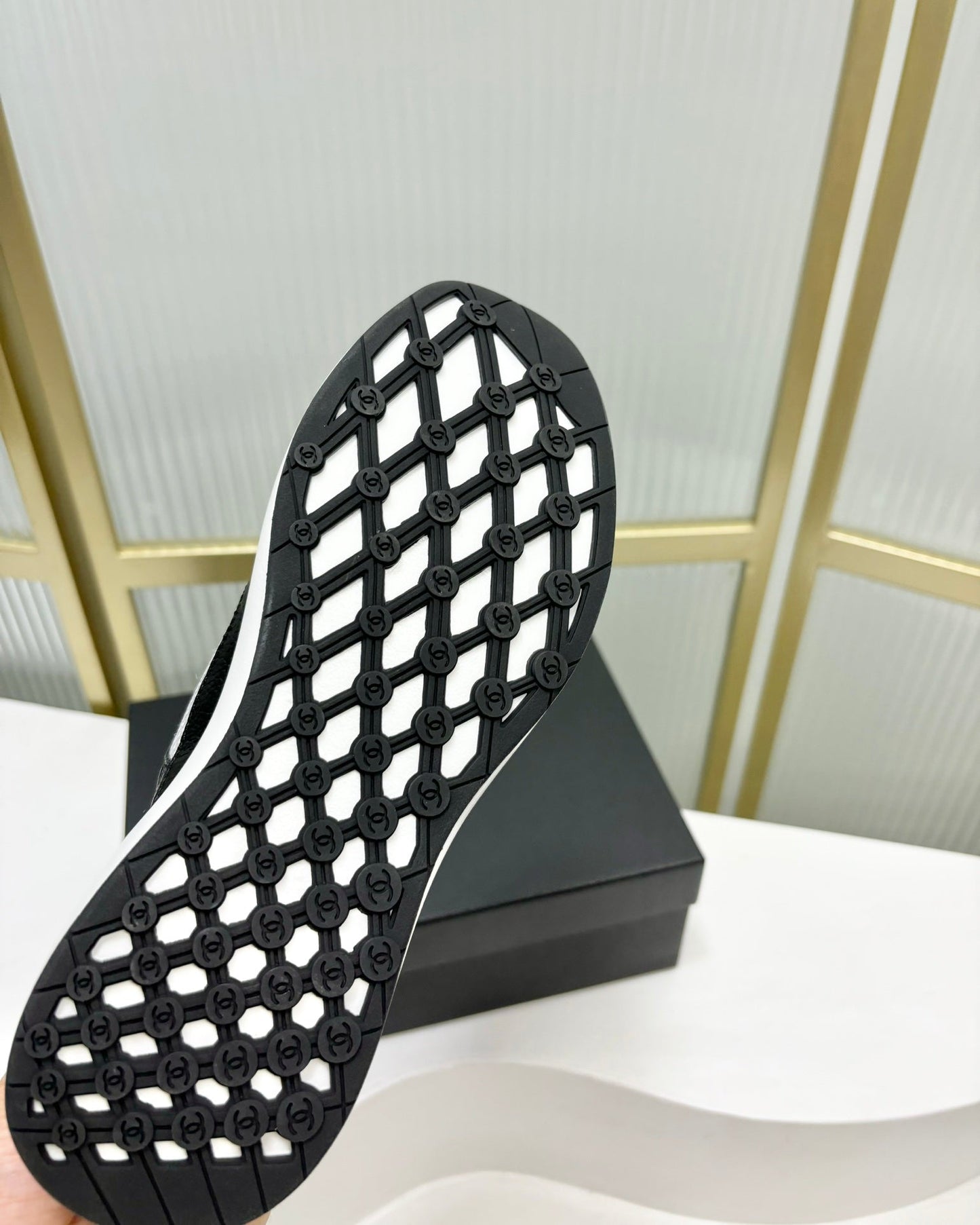 SNEAKER IN BLACK CALFSKIN AND GREY BREATHABLE MESH - 35