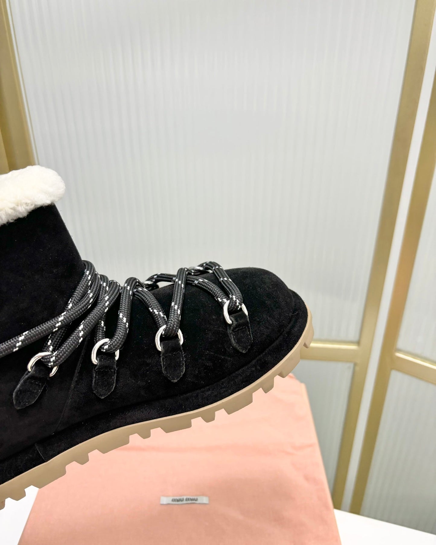 LACE-UP ANKLE BOOTS IN BLACK SUEDE AND FLEECE LINING - 35