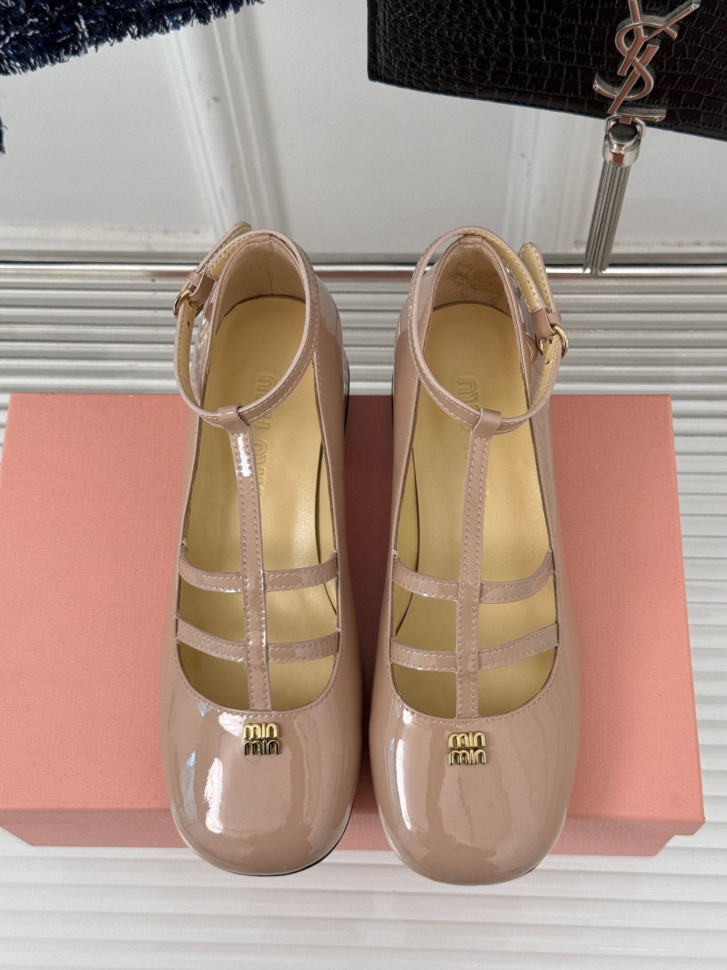 BALLET PUMPS WITH STRAP IN BEIGE GLOSSY LAMBSKIN - 35