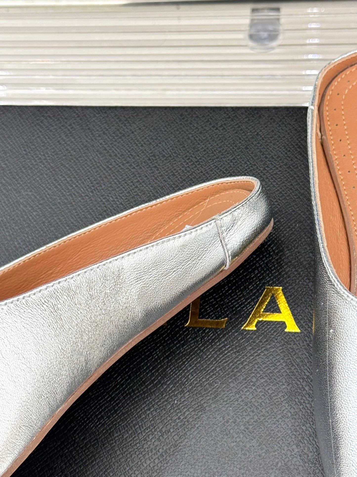 ALAIA FLAT MULE IN SILVER LAMBSKIN - 35