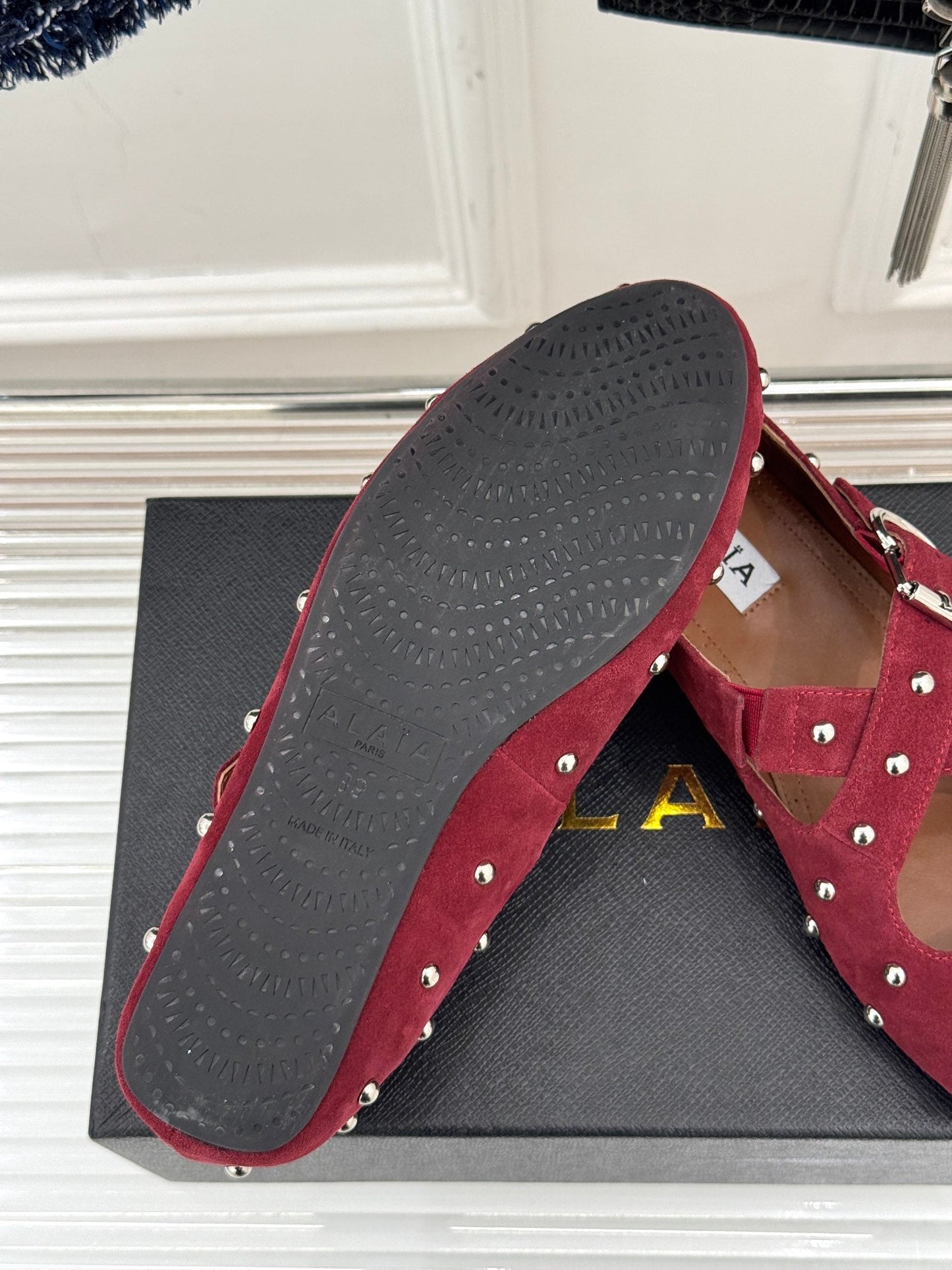 CROSSED STRAP BALLET FLATS IN BERRY RED SUEDE - 35
