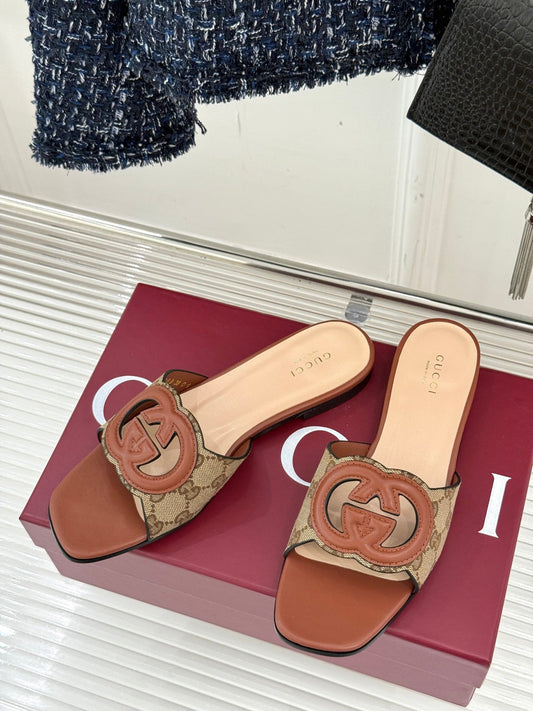 SLIDE SANDALS IN BURNT BROWN AND LIGHT BEIGE CALFSKIN - 35