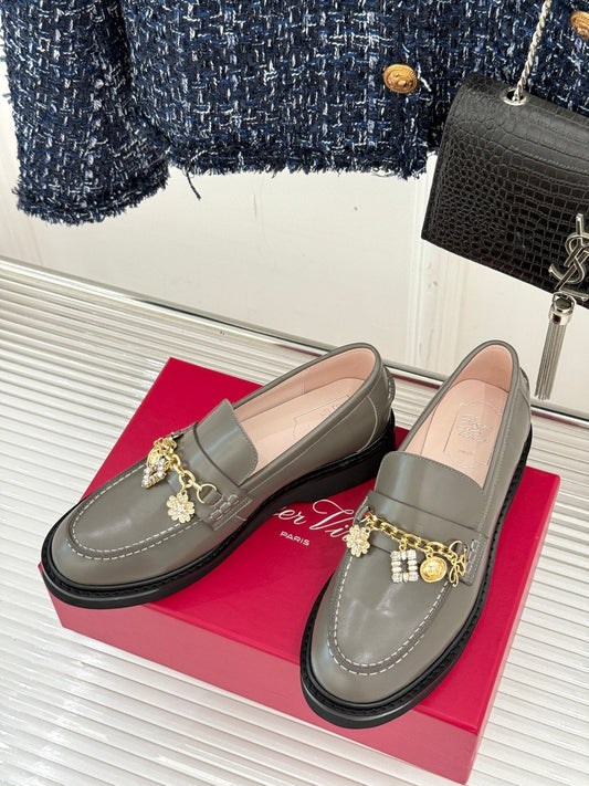 ROGER VIVIER 25S RANGERS CHAIN LOAFER IN OLIVE GRAY CALFSKIN - 35