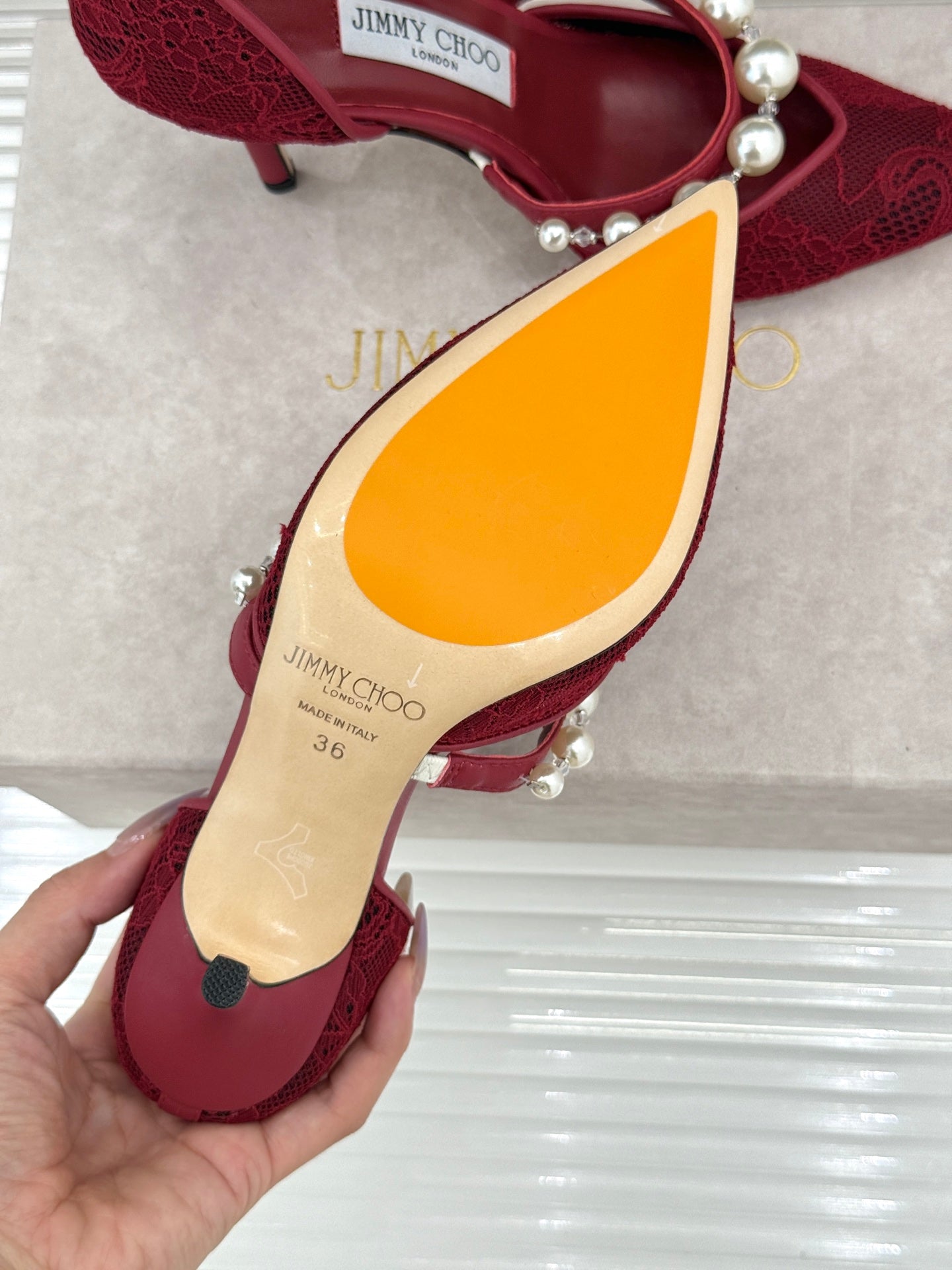 JIMMY CHOO 26S ТУФЛІ НА ВИСОКИХ ПІДБОРАХ 85 ММ З ТЕМНО-ЧЕРВОНОГО МЕРЕЖИВА, ПРИКРАШЕНІ ПЕРЛАМИ