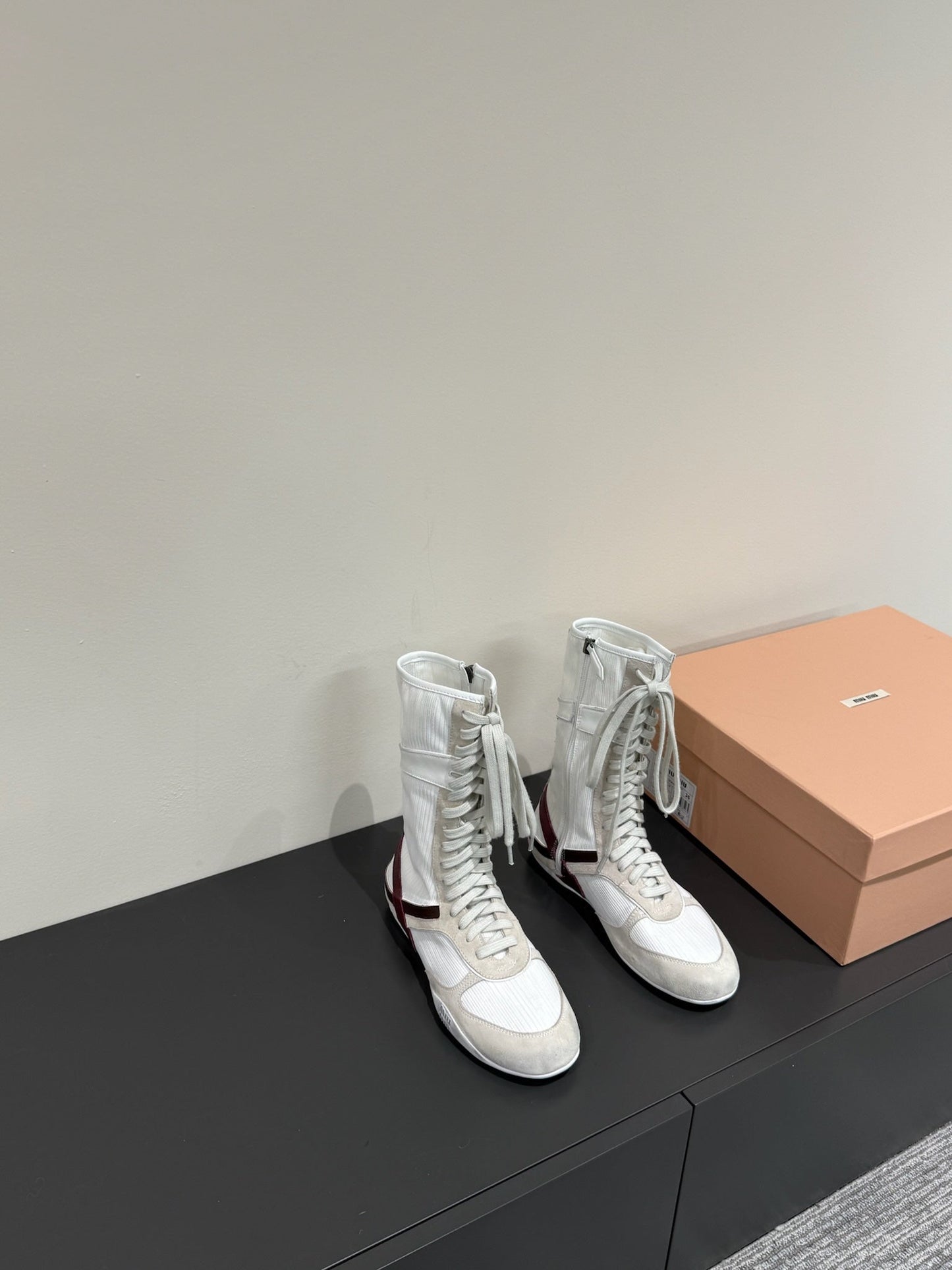 LACE-UP BOOTS IN BEIGE SUEDE AND WHITE MESH - 35