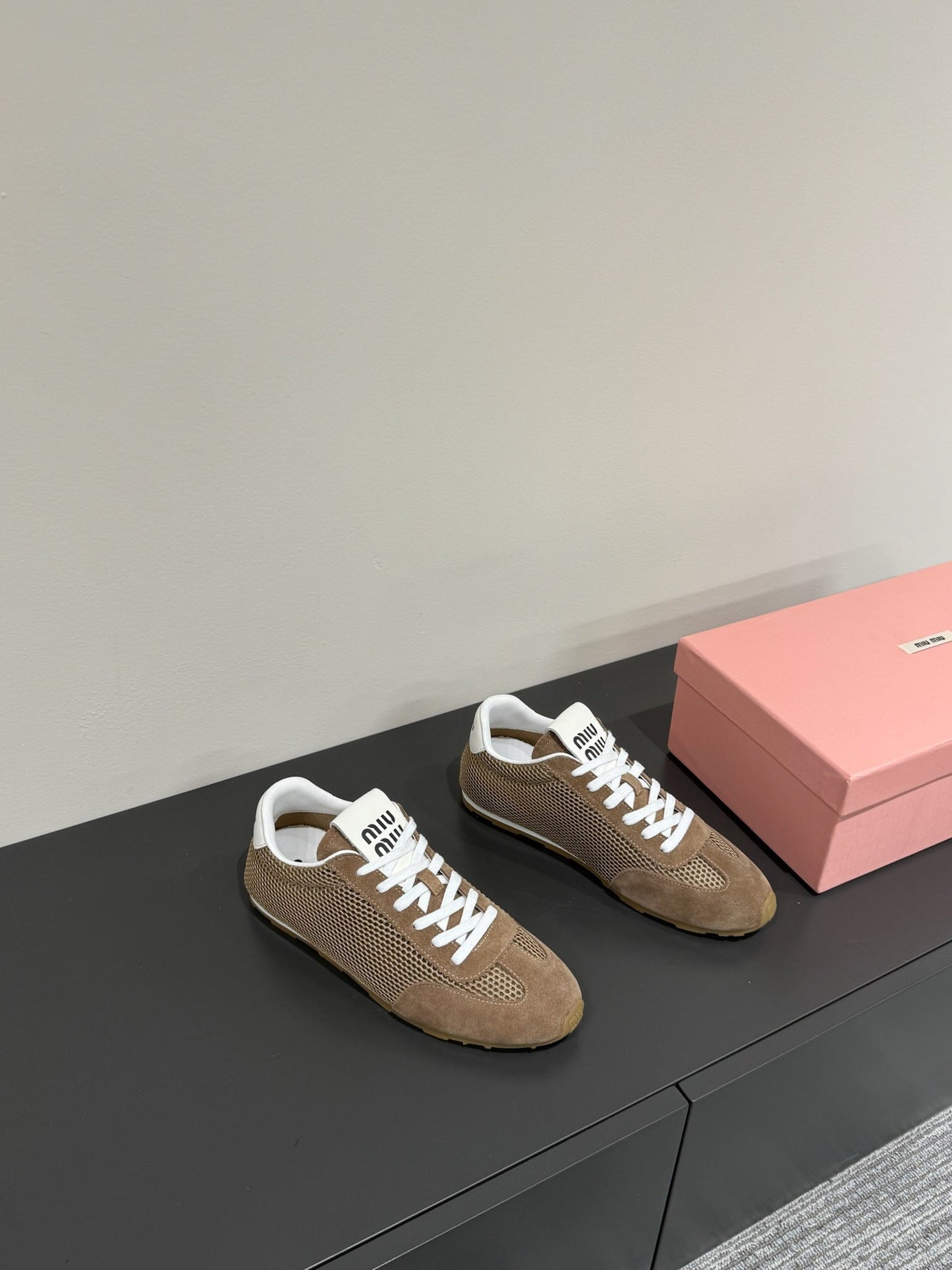 RETRO SNEAKERS IN COFFEE BROWN MESH AND SUEDE - 35