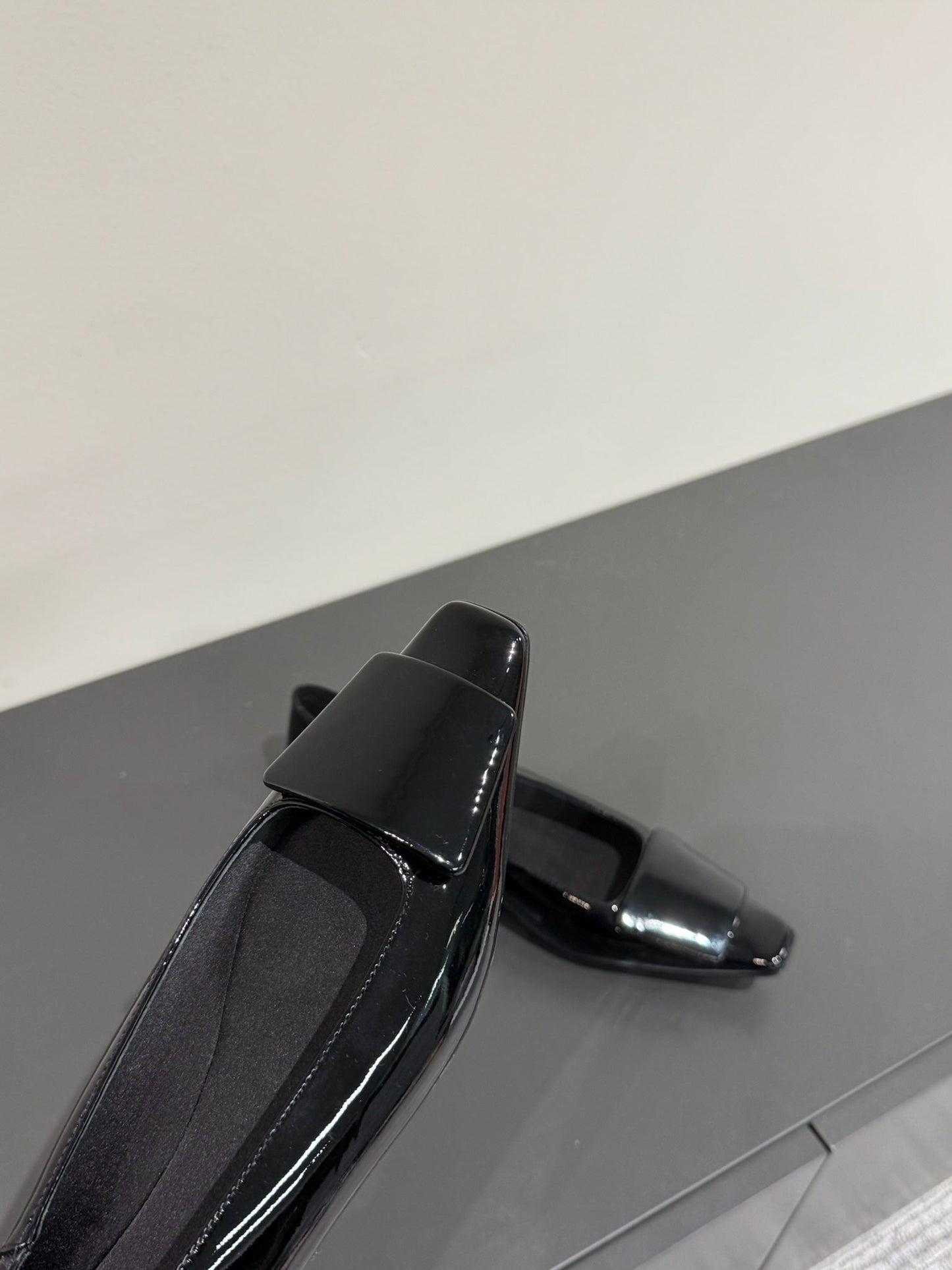 POPPY BALLET FLATS IN BLACK GLOSSY LAMBSKIN - 35