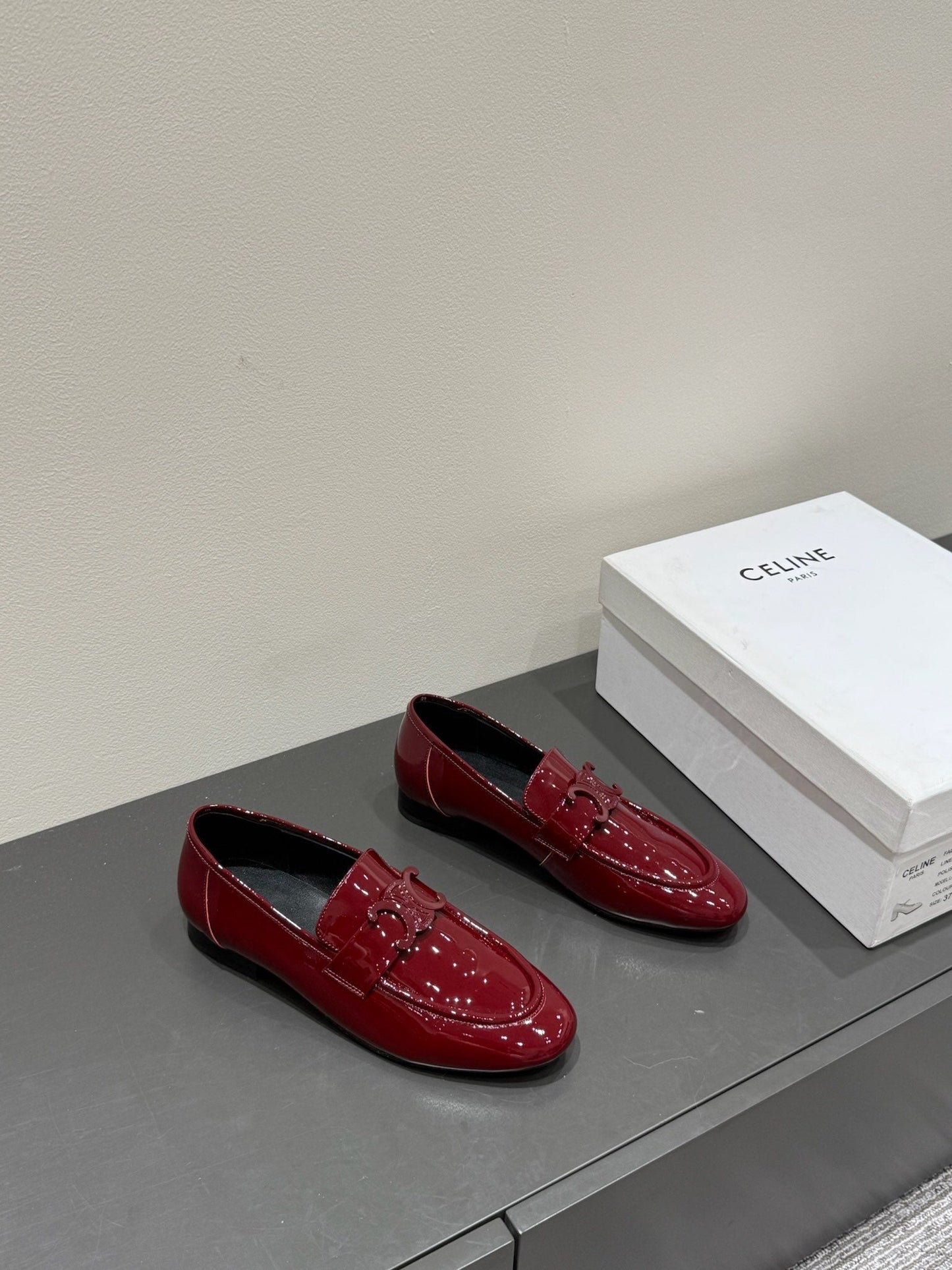 TRIOMPHE LOAFERS IN MAROON RED PATENT CALFSKIN - 35